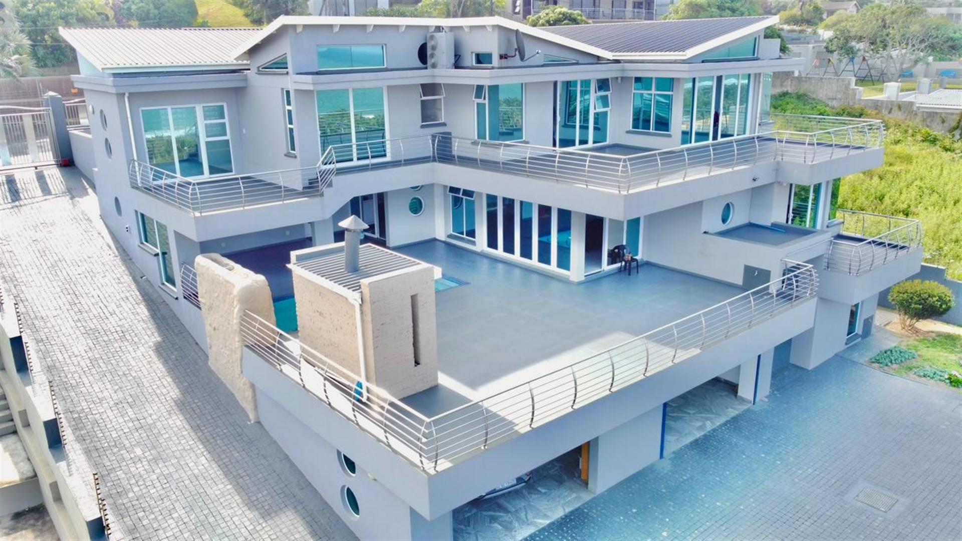 Luxury Coastal Living - Spectacular 5-Bedroom Designer Home