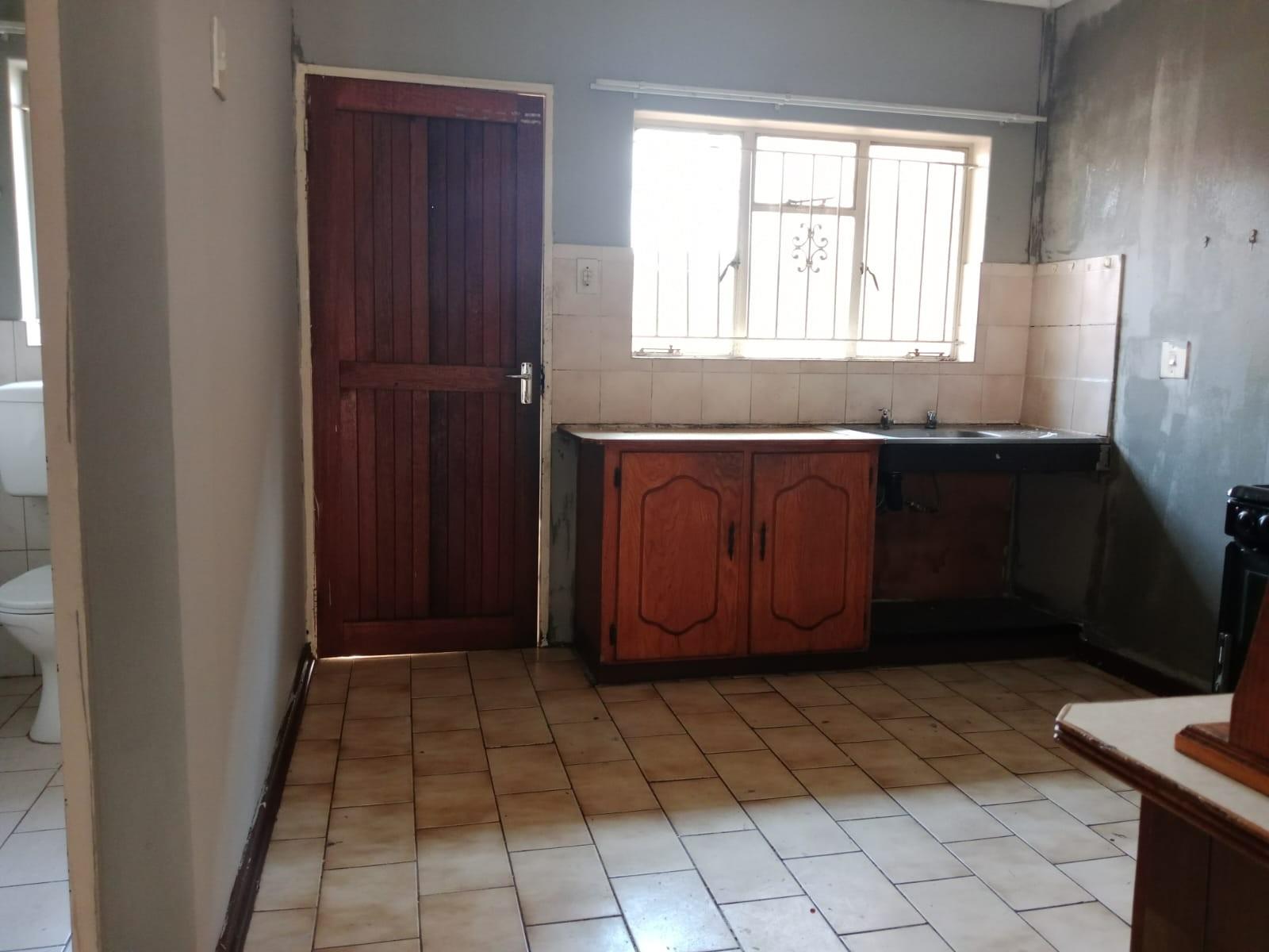 Apartment for rent in Rustenburg Central, Rustenburg, North West, 3 Villa Mitilini (0th floor), Villa Mitilini, 89 Kerk Straat, Rustenburg Central, Rustenburg, North West