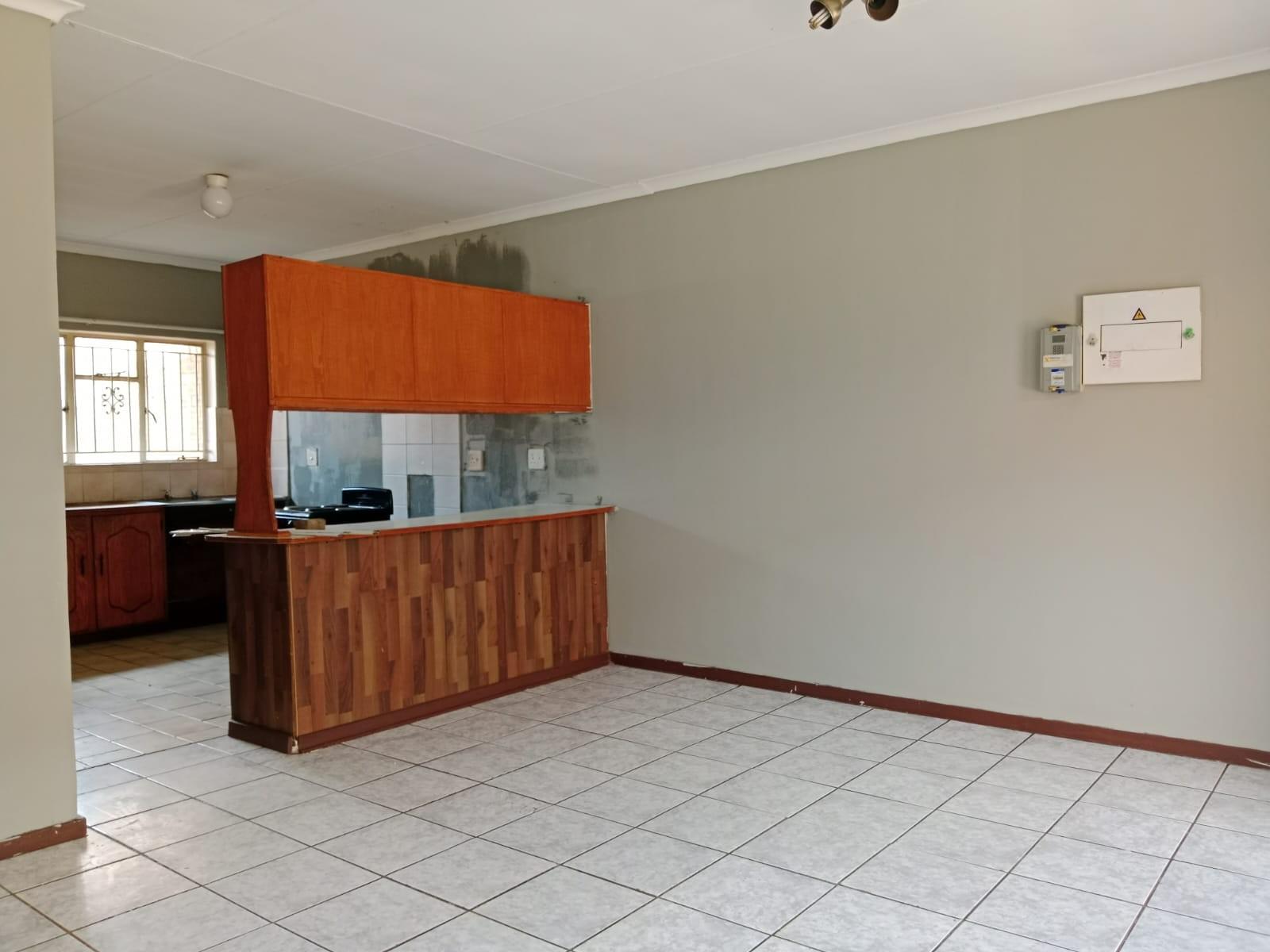 Apartment for rent in Rustenburg Central, Rustenburg, North West, 3 Villa Mitilini (0th floor), Villa Mitilini, 89 Kerk Straat, Rustenburg Central, Rustenburg, North West