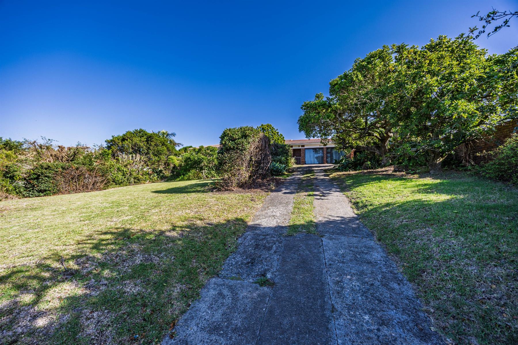 Family Home with Sea Views and Large erf!!!!