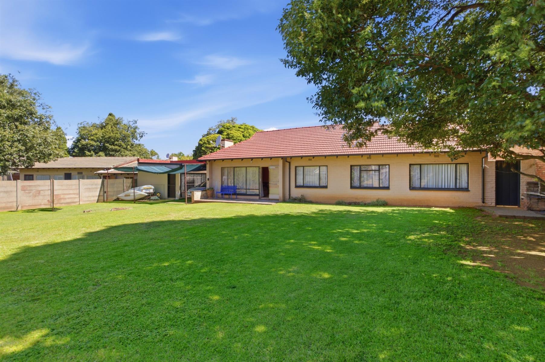 House For Sale in Edleen, Kempton Park