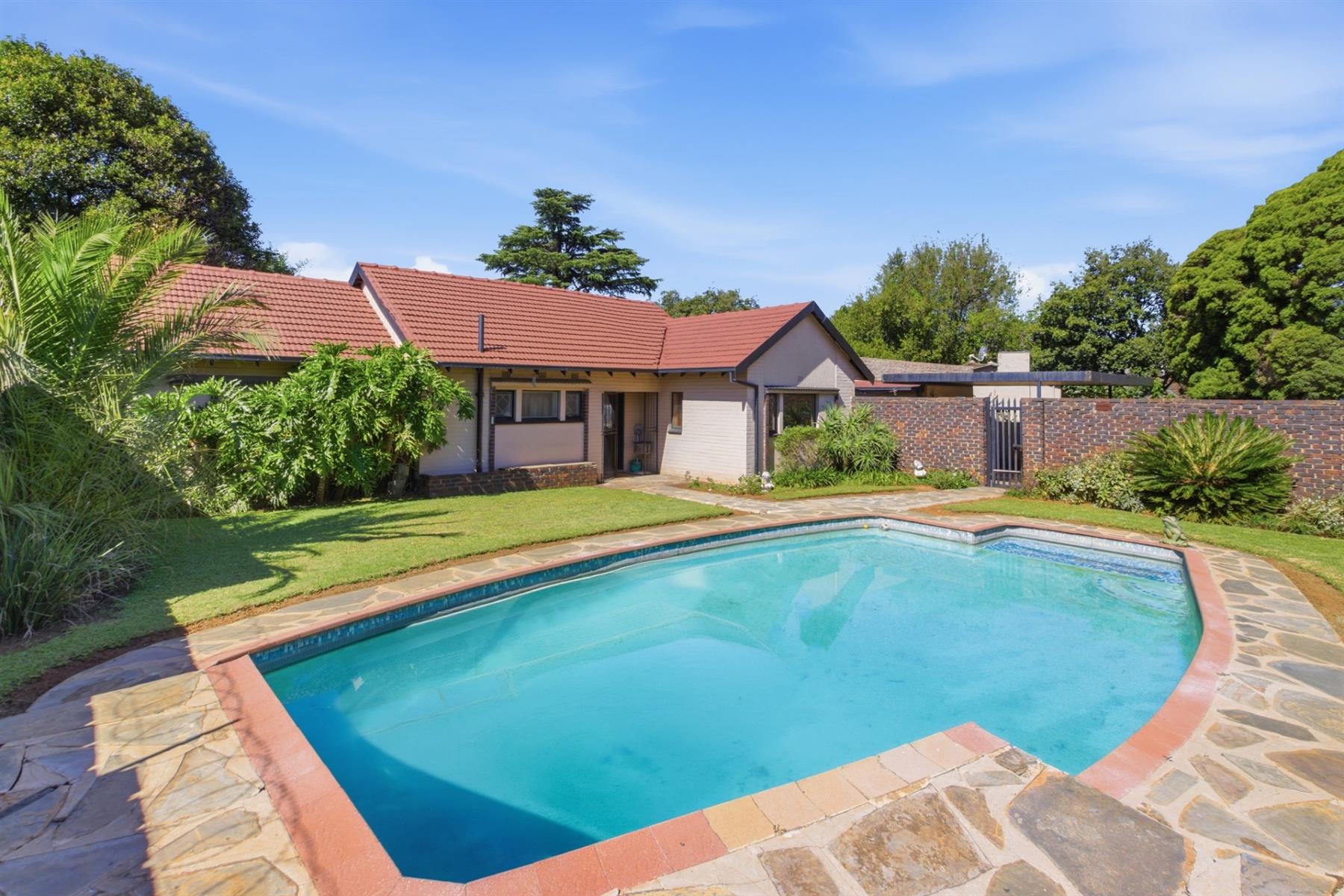 House For Sale in Edleen, Kempton Park