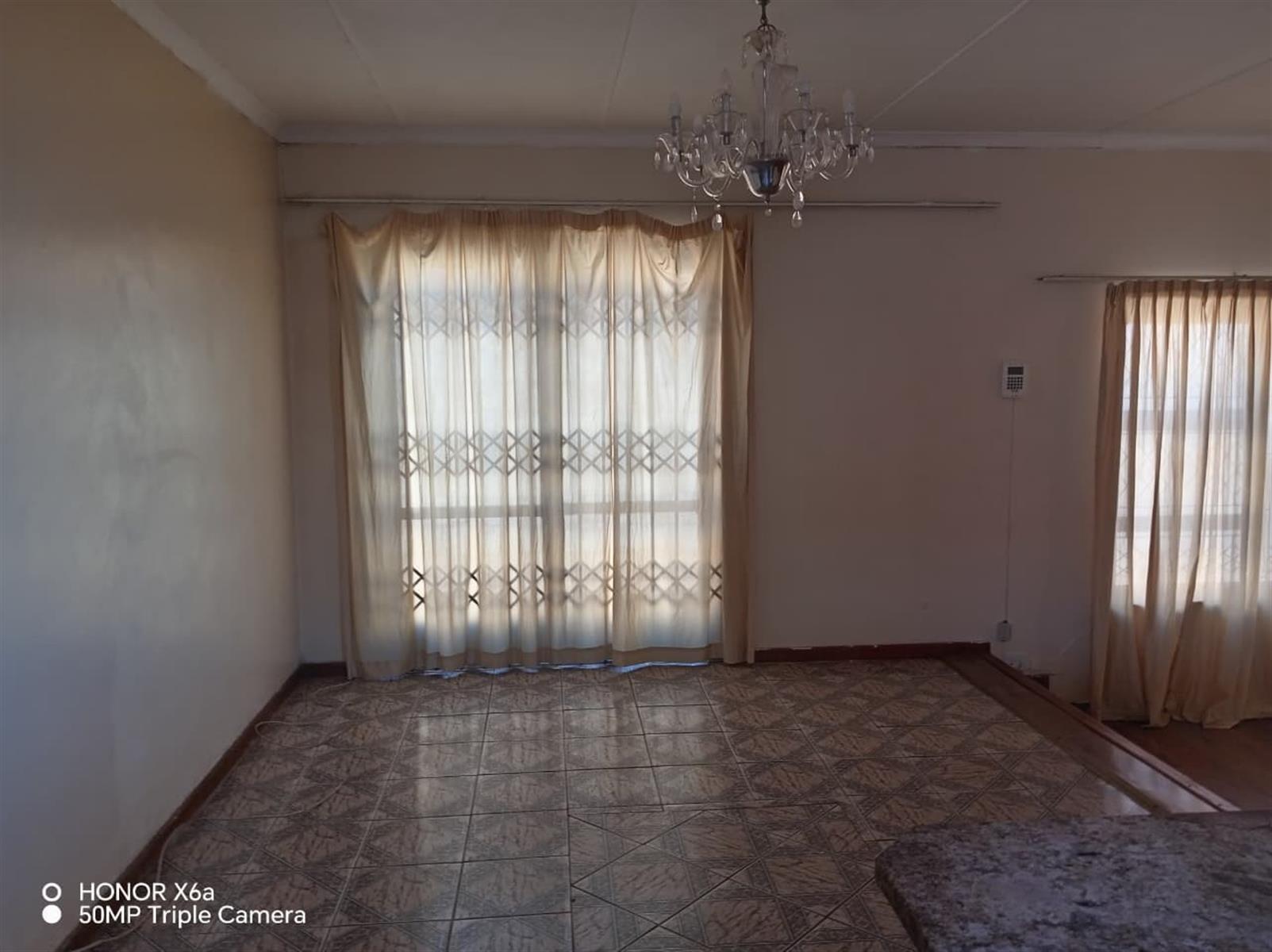 House For Sale in Kwadwesi, Port Elizabeth
