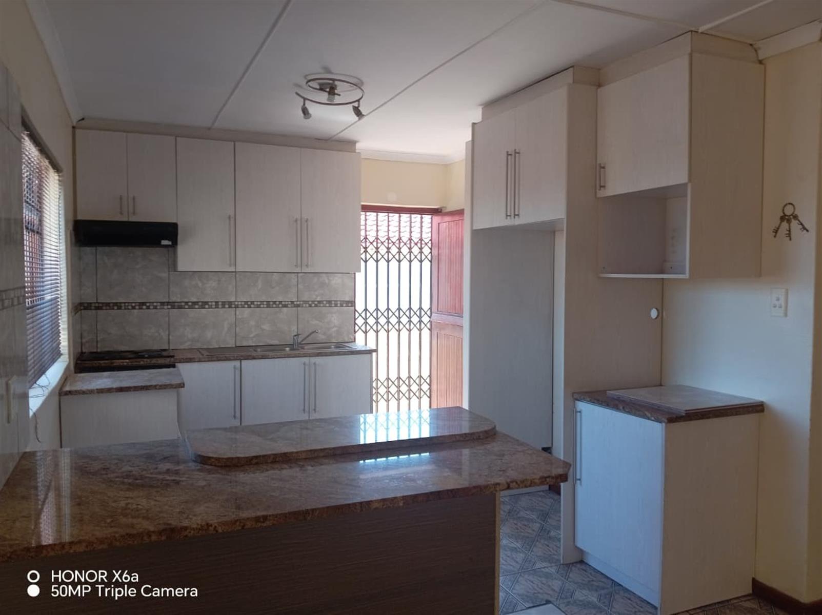 House For Sale in Kwadwesi, Port Elizabeth
