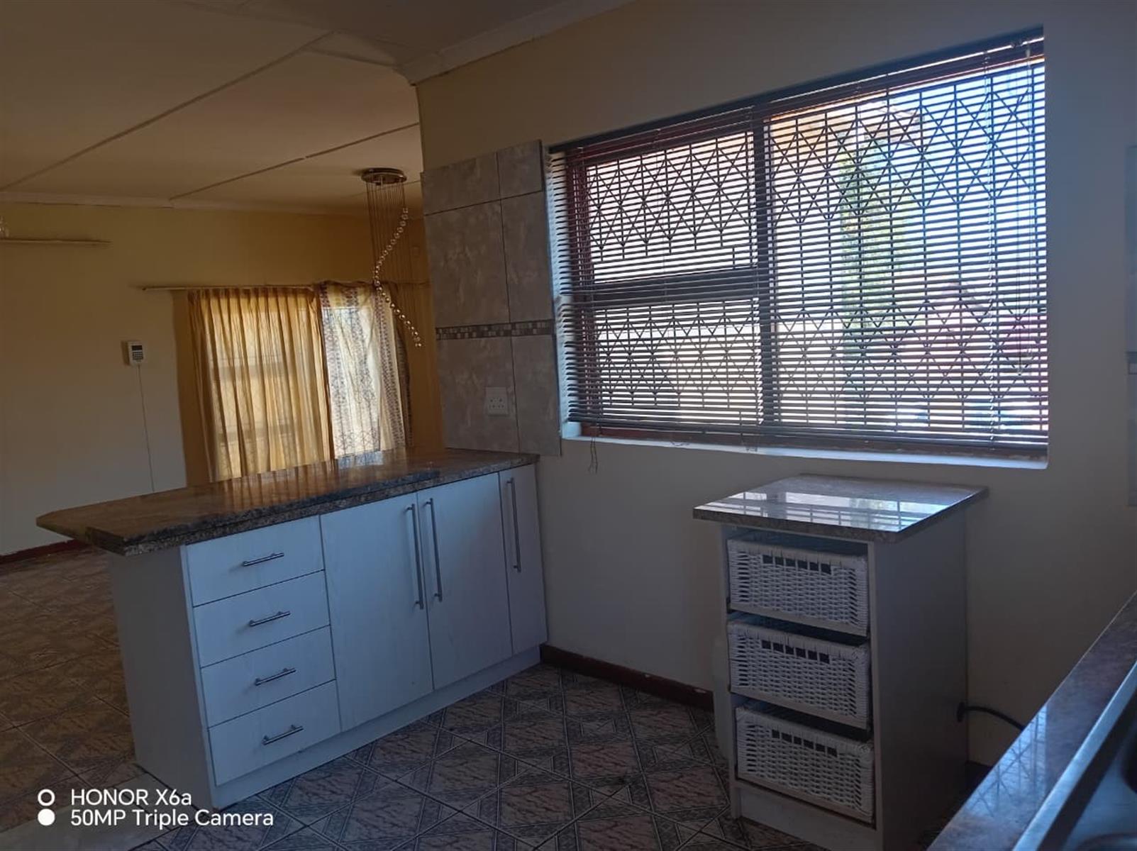 House For Sale in Kwadwesi, Port Elizabeth