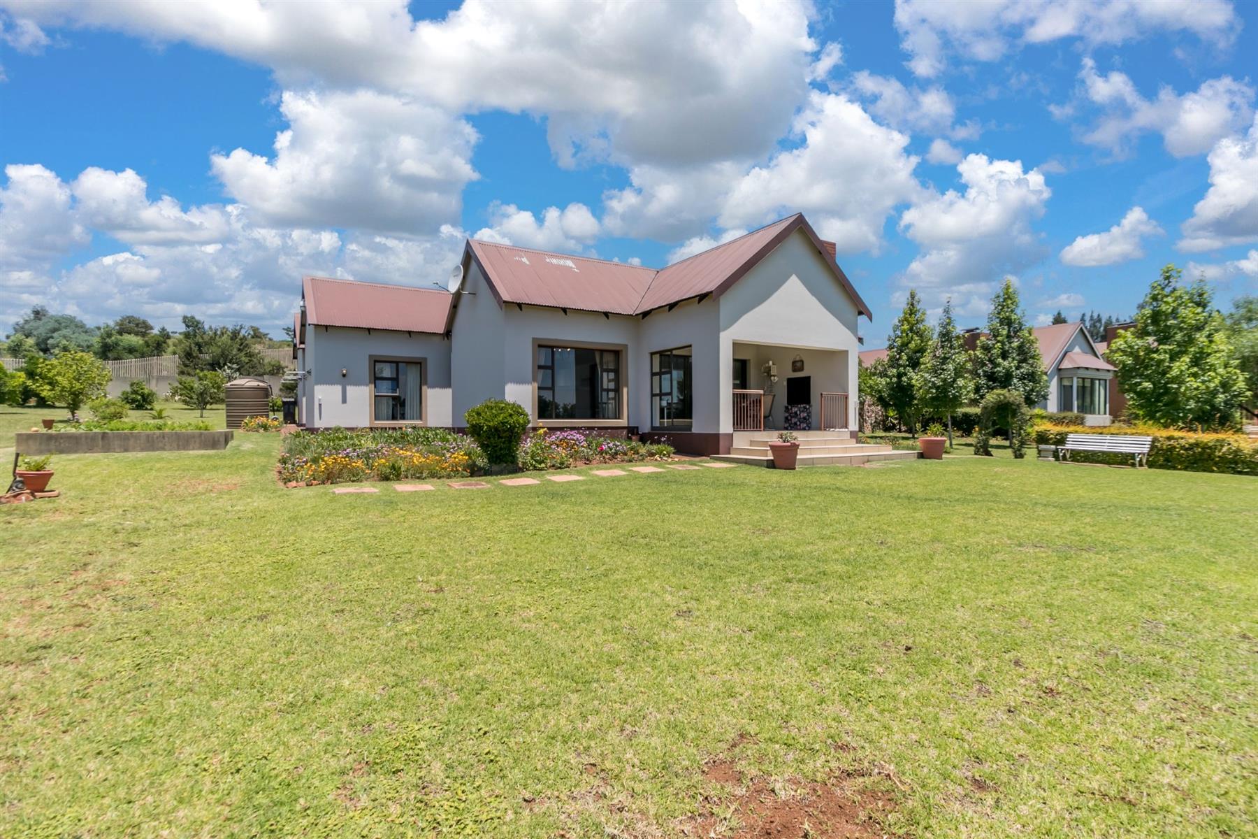 Charming 2-Bedroom Home with Fireplace and Entertainment Patio