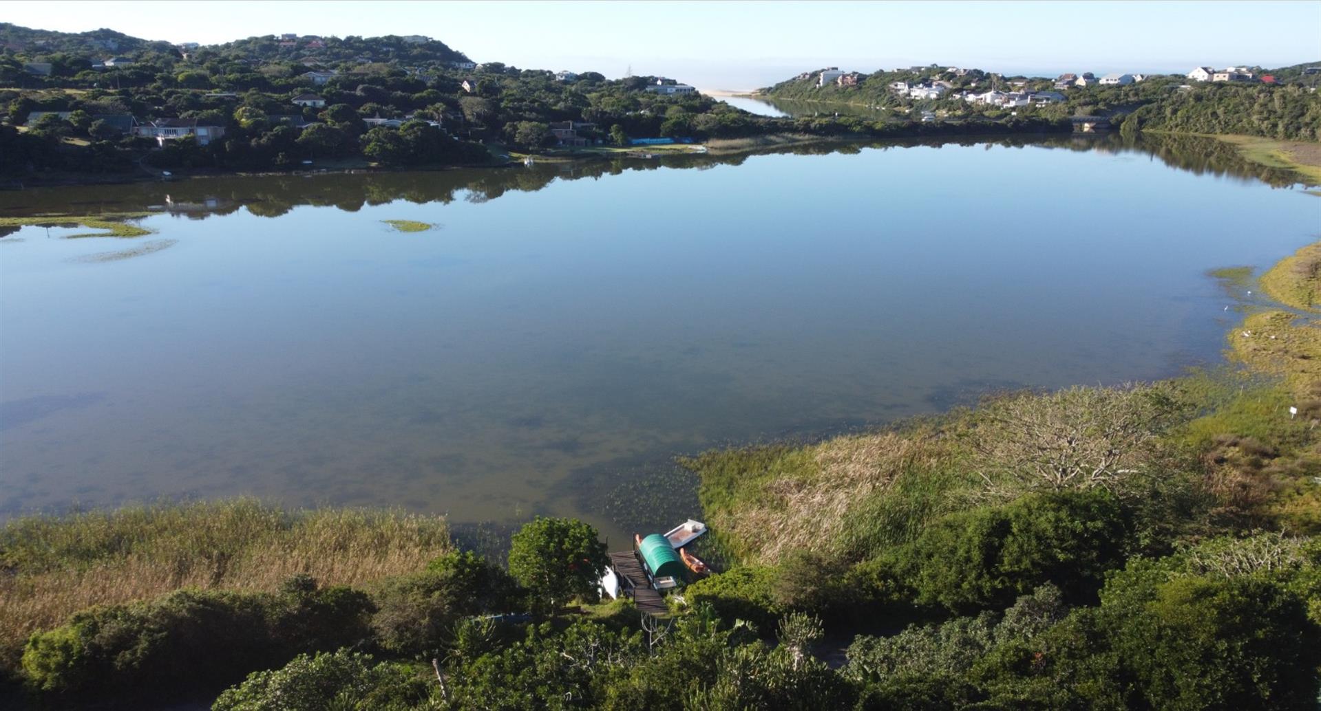 Plot Overlooking the Kleinemonde East River