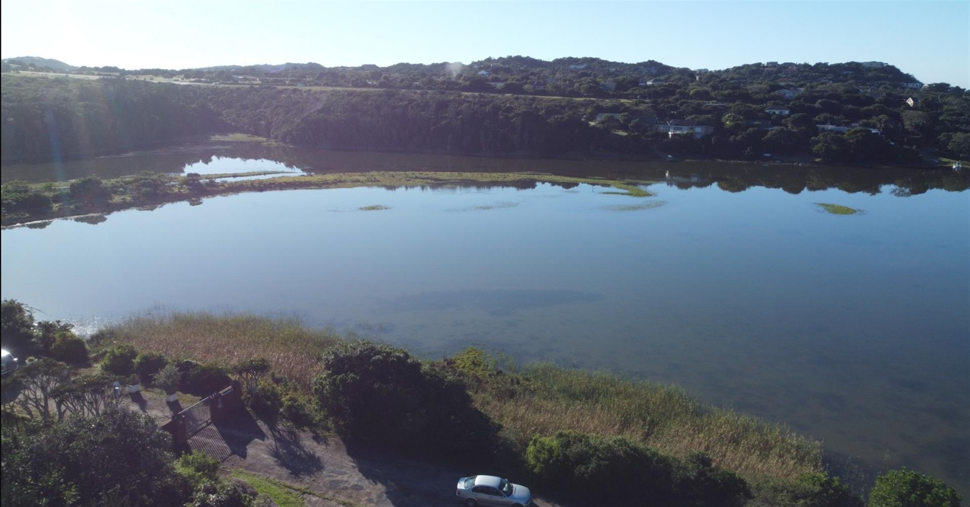 Plot Overlooking the Kleinemonde East River
