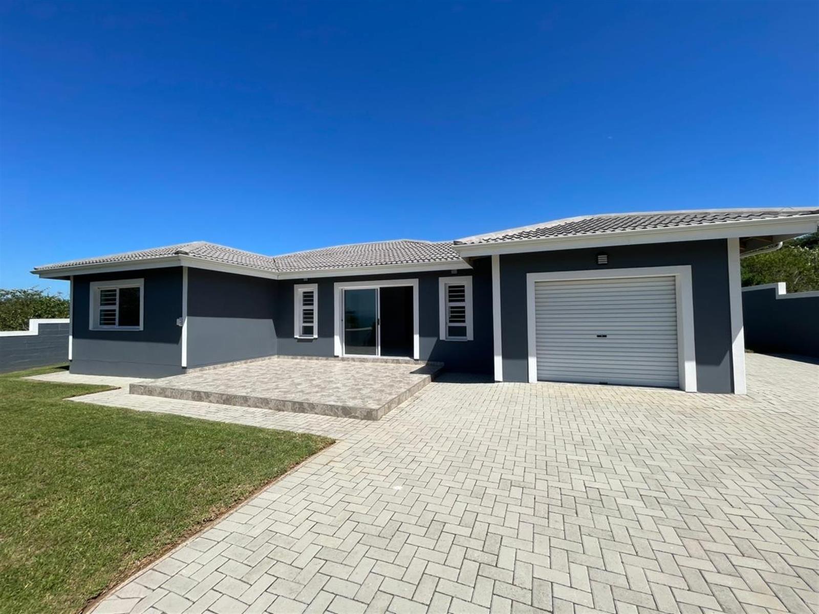 Newly Built 3 Bedroom Home - Coastal Living In Cintsa East