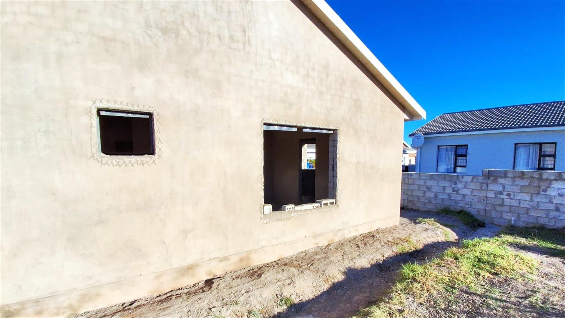 Almost complete house for Sale in Fountains Estate, Jeffreys Bay | Near Fountains Mall