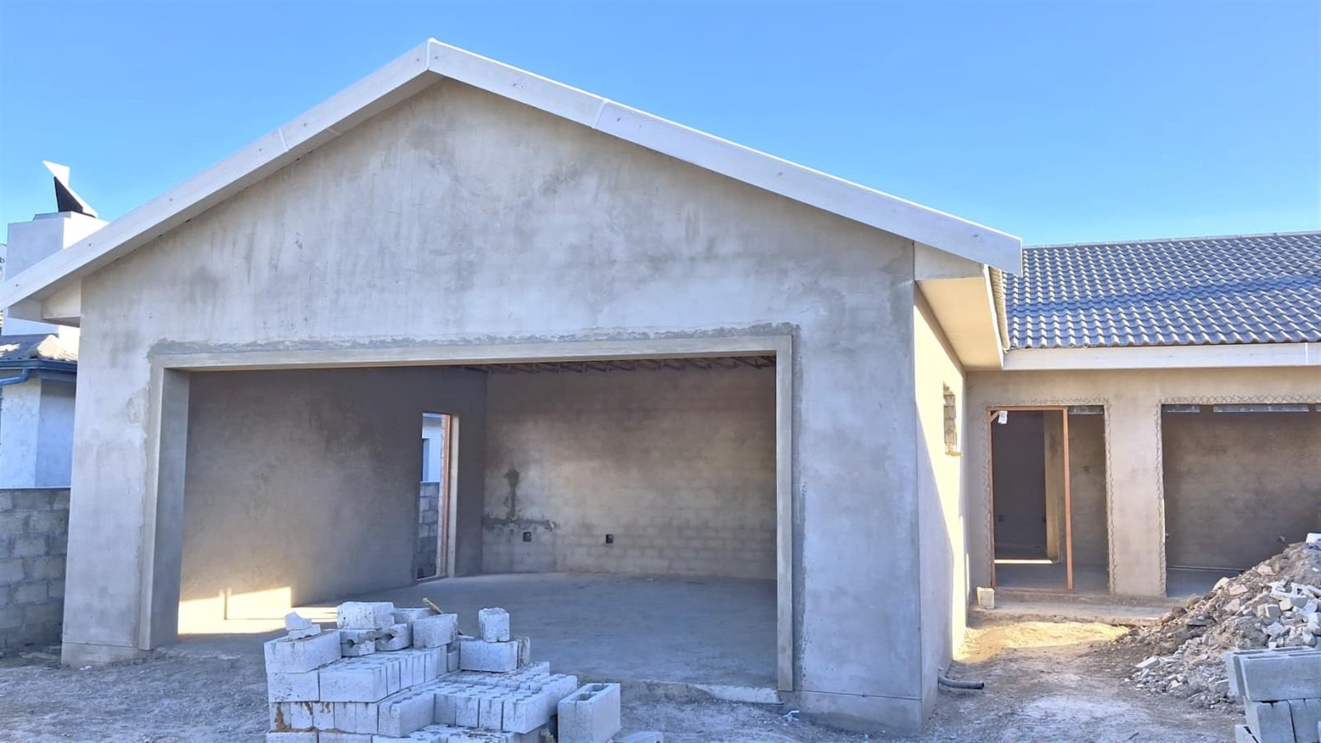 Almost complete house for Sale in Fountains Estate, Jeffreys Bay | Near Fountains Mall