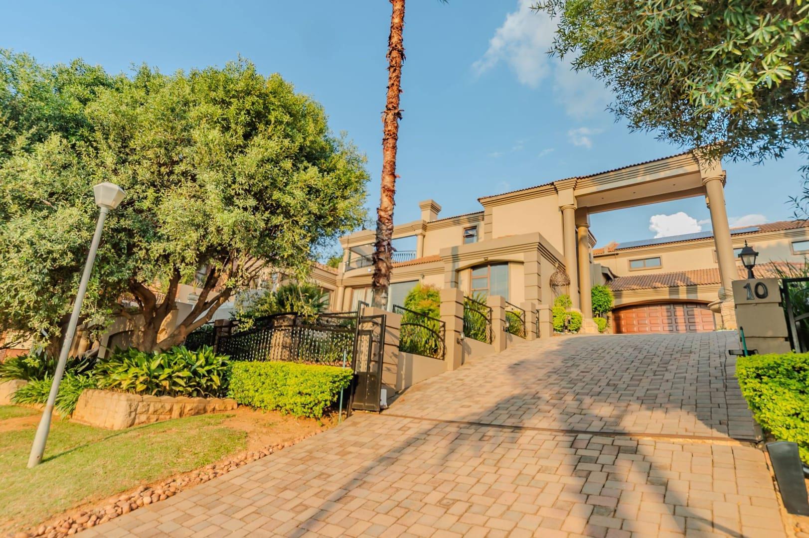 House For Sale in Waterkloof Ridge, Pretoria