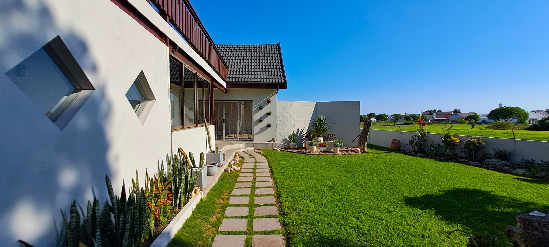 Spacious 3 Bedroom Character Home with Mashie Course and Lagoon Views