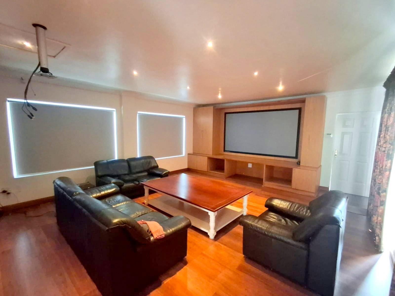 TO RENT-MANSION ON LINKSFIELD RIDGE- VIEWS- COTTAGE- SECURED PRIVATE ROAD