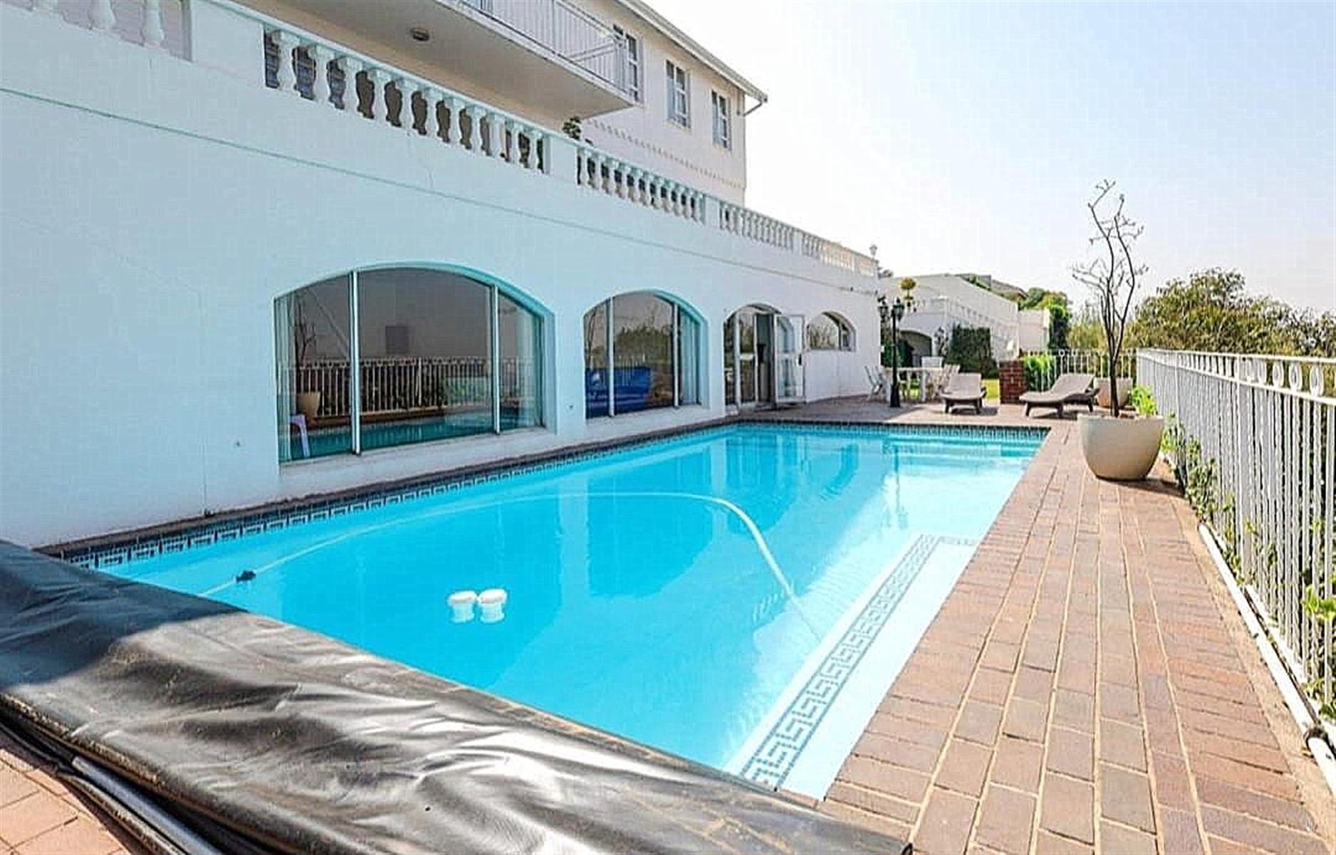 TO RENT-MANSION ON LINKSFIELD RIDGE- VIEWS- COTTAGE- SECURED PRIVATE ROAD