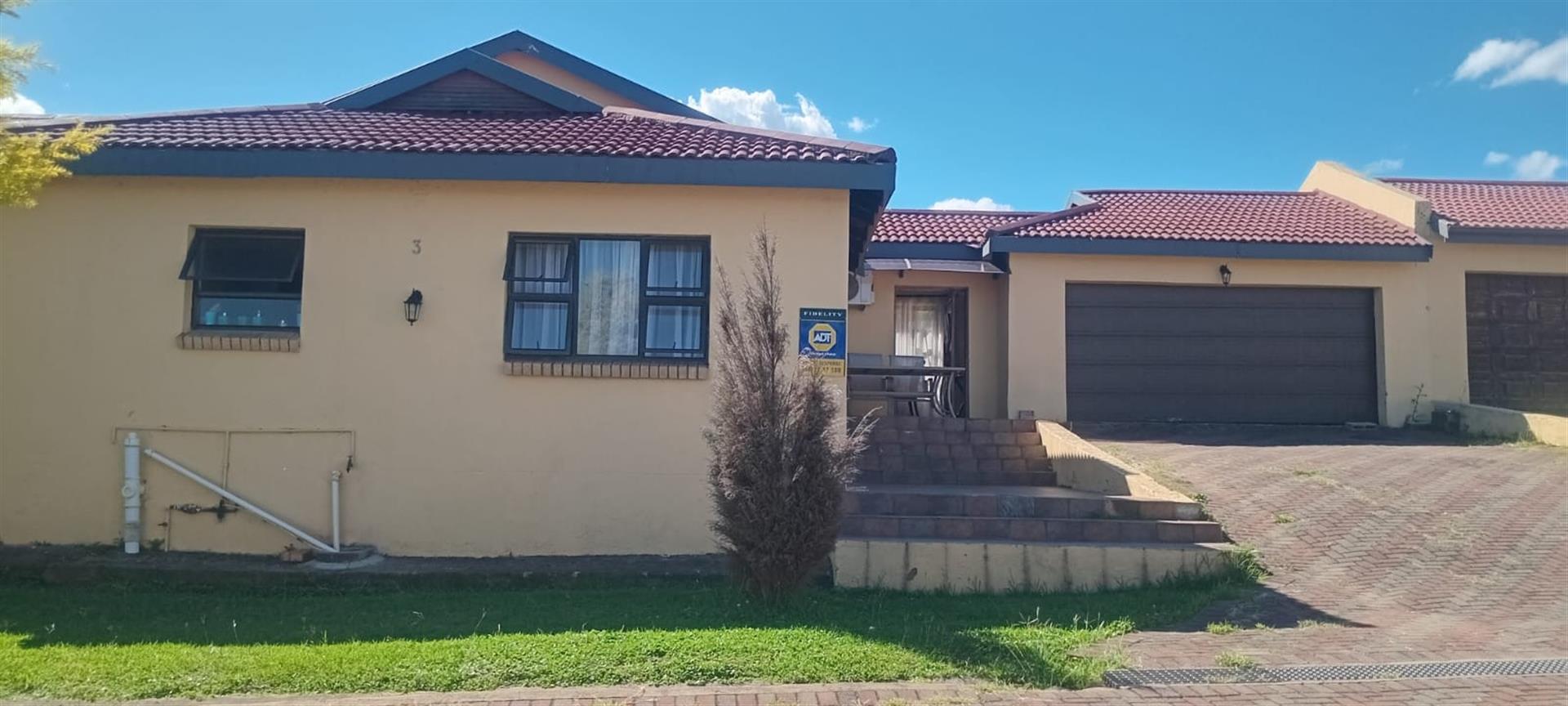 Townhouse For Sale in Aviary Hill, Newcastle, KwaZulu Natal