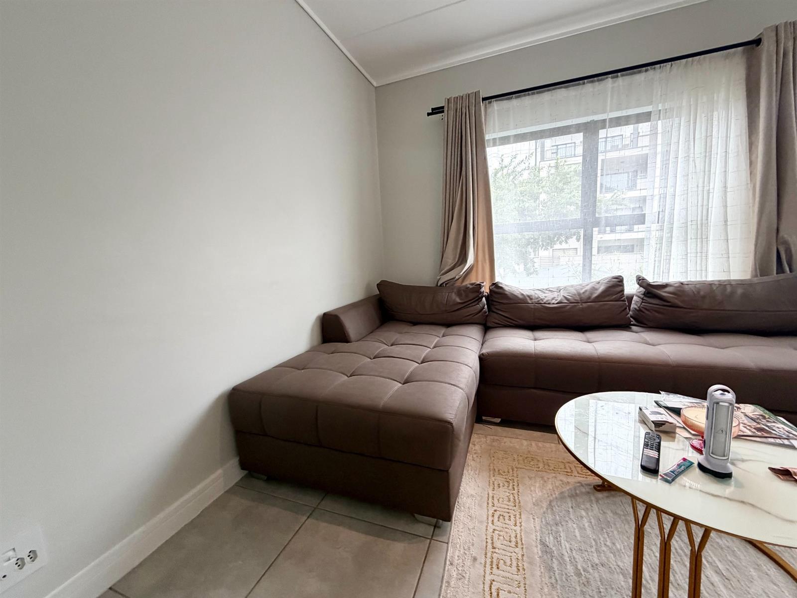 Modern 1 Bedroom, 1 Bathroom First Floor Apartment with Small Balcony