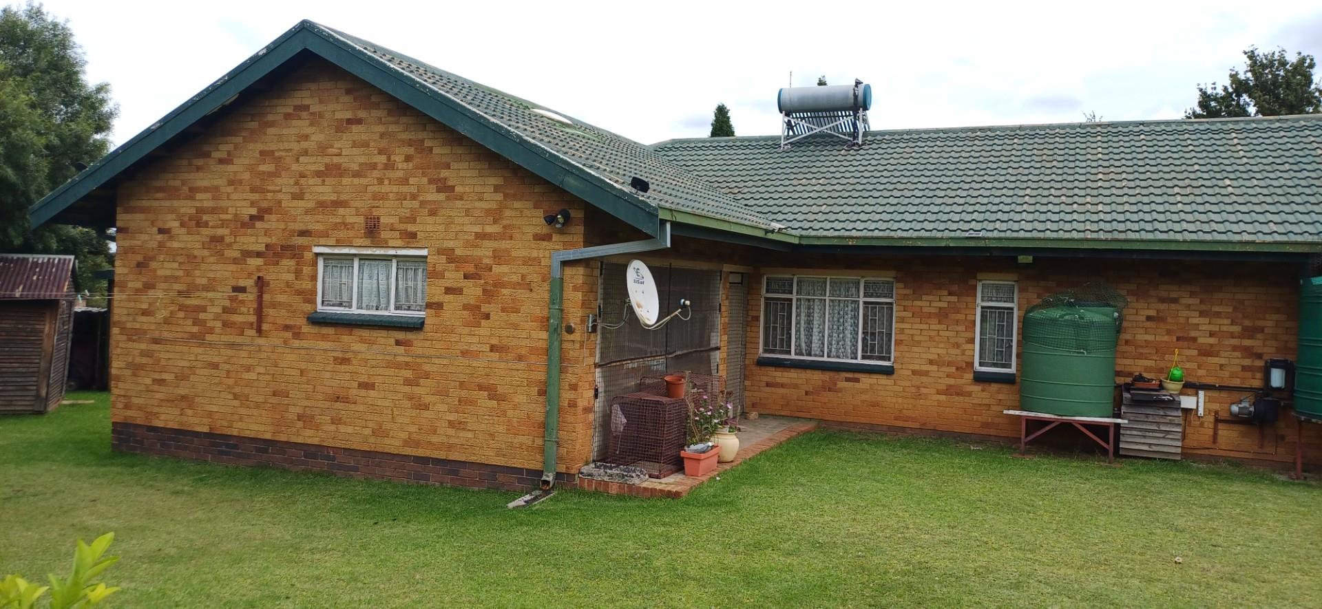 Neat, Well-Maintained Family Home Move-In Ready