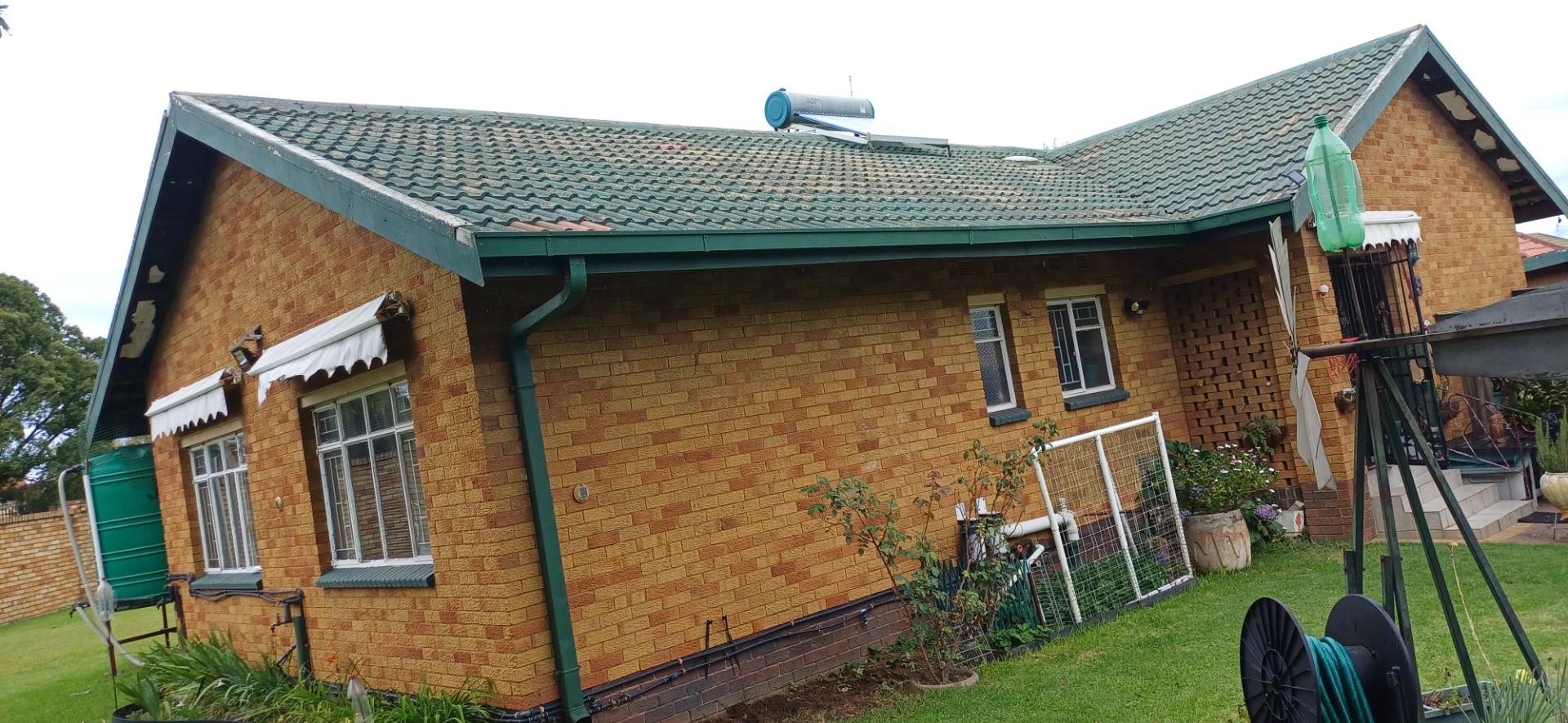 Neat, Well-Maintained Family Home Move-In Ready