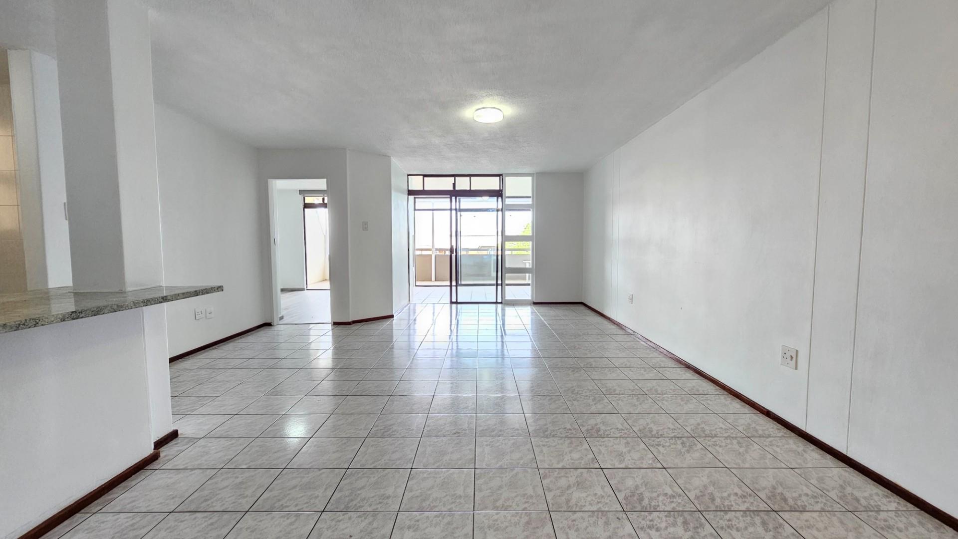 Stylish Three Bedroom Ground Floor Apartment in a Pet Friendly Complex with Sea Views