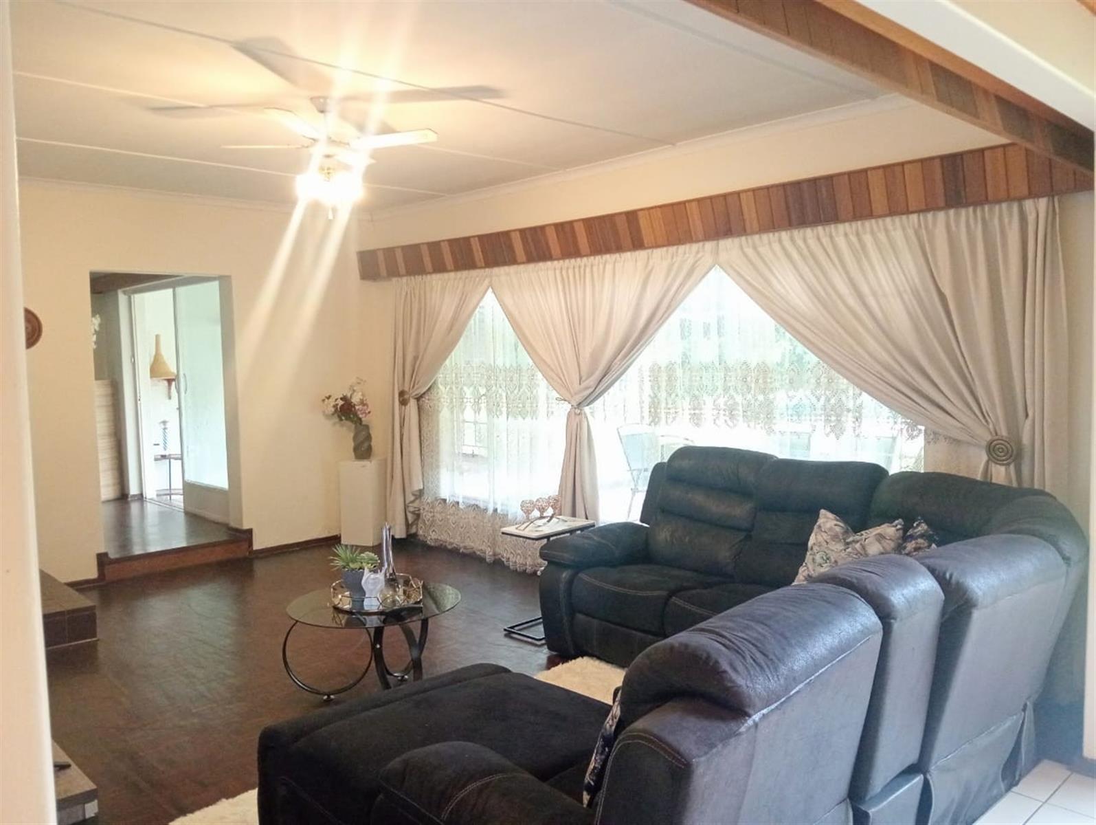 4 Bedroom House For Sale in Windsor East, Randburg
