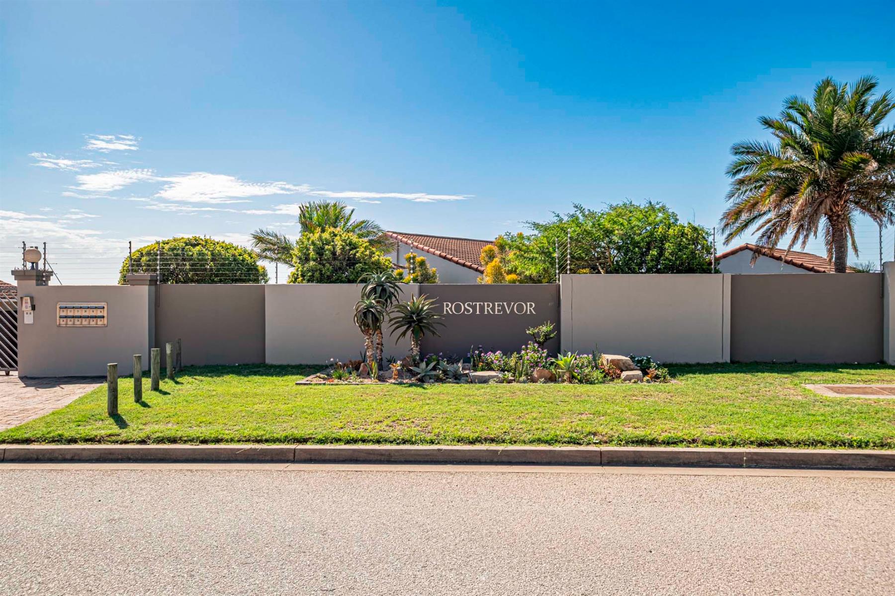 Move In Ready 3 Bed Townhouse in Popular ROSTREVOR