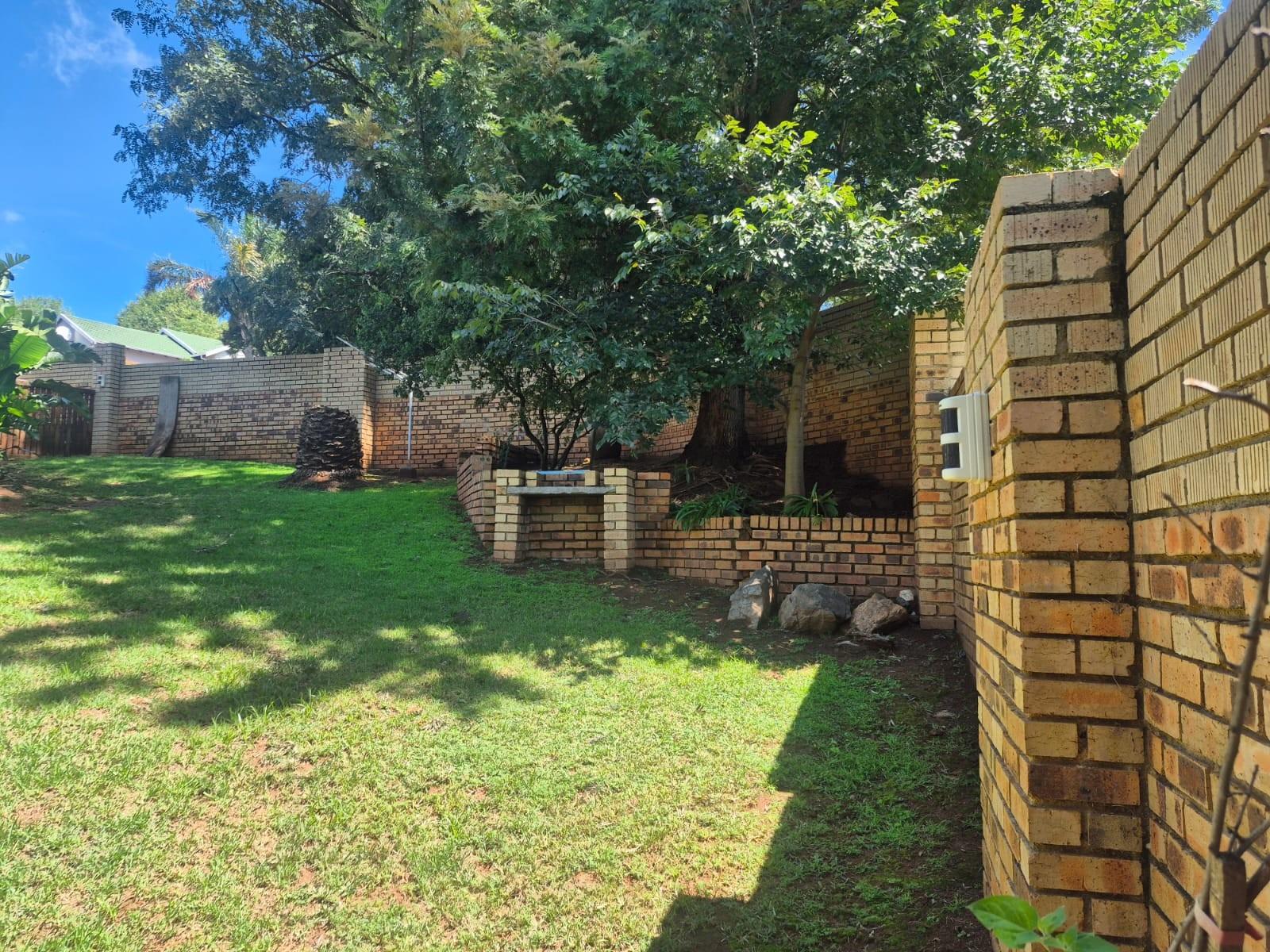 SPACIOUS FAMILY HOME with A FLATLET IN KENMARE