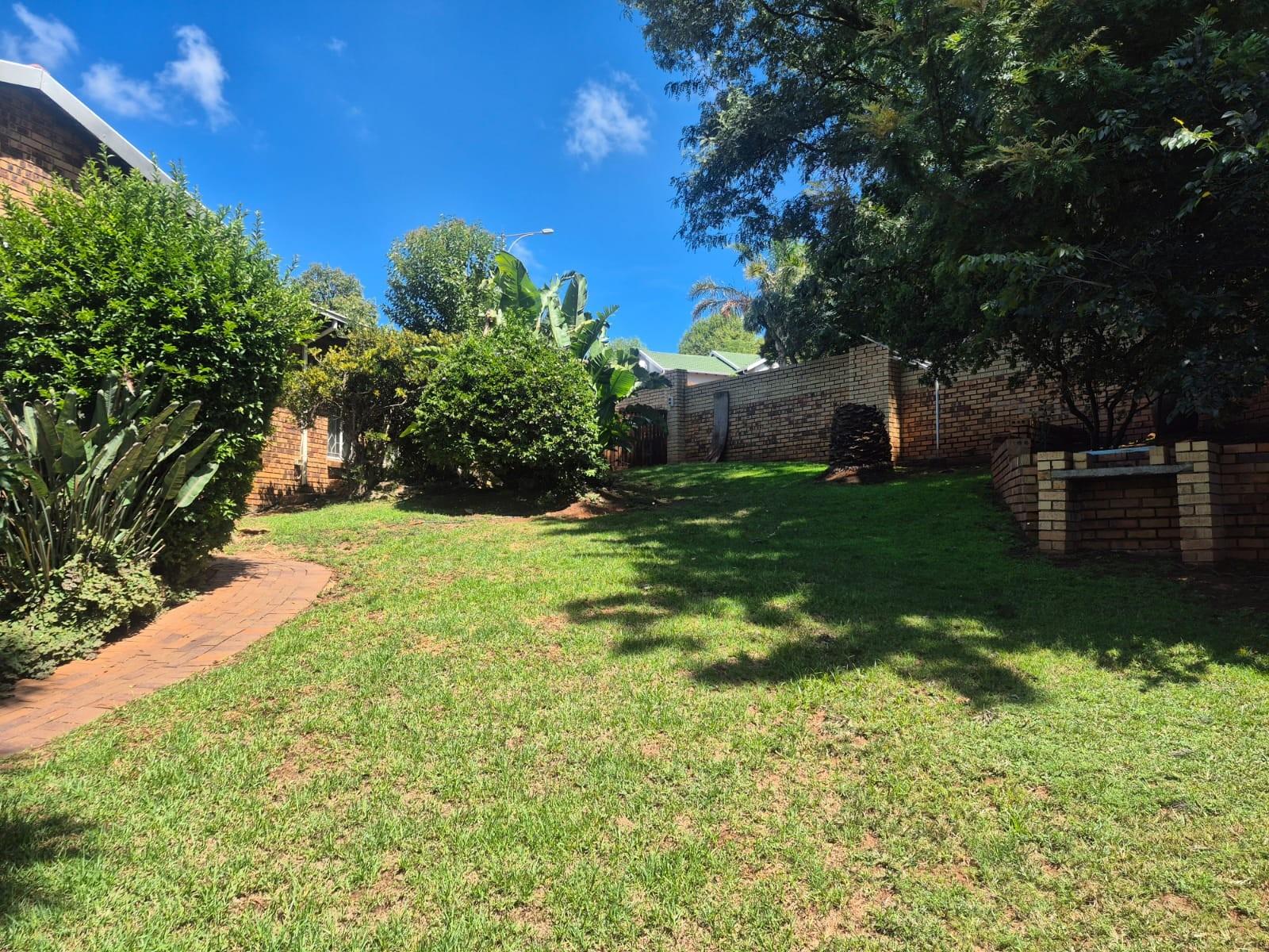 SPACIOUS FAMILY HOME with A FLATLET IN KENMARE