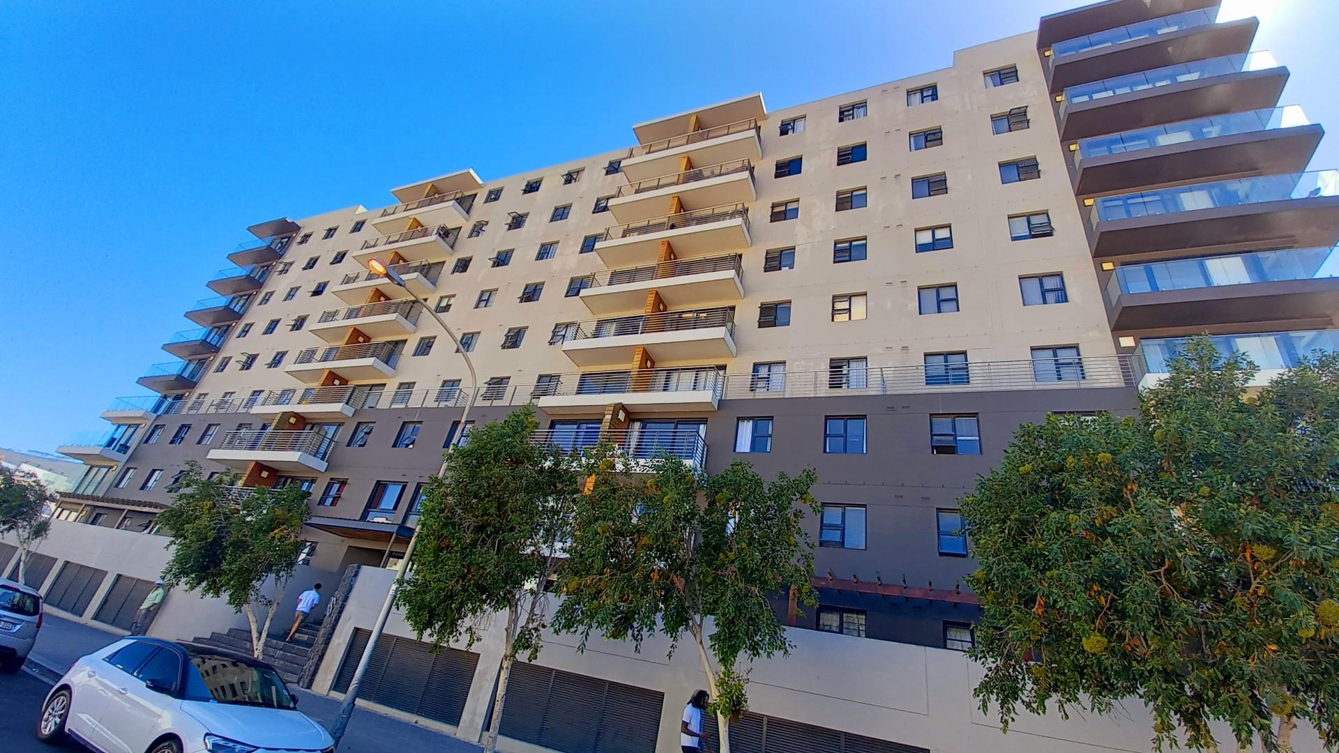Apartment For Sale in Zonnebloem, Cape Town(Price Reduced)
