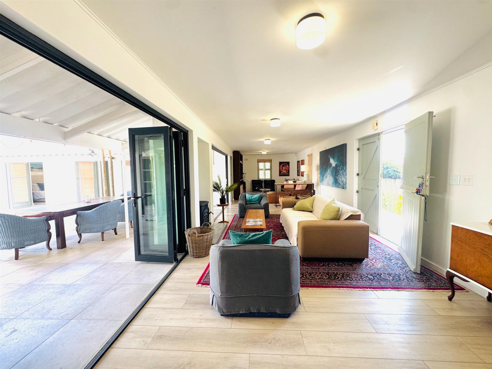 Stylish Bespoke Holiday Home - Middedorp Langebaan