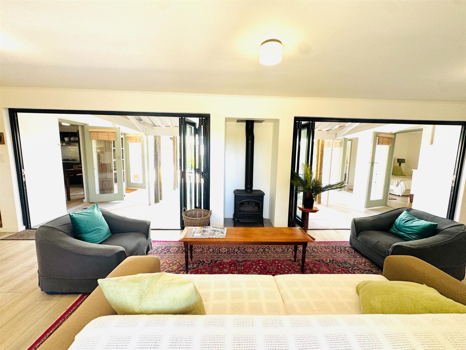 Stylish Bespoke Holiday Home - Middedorp Langebaan