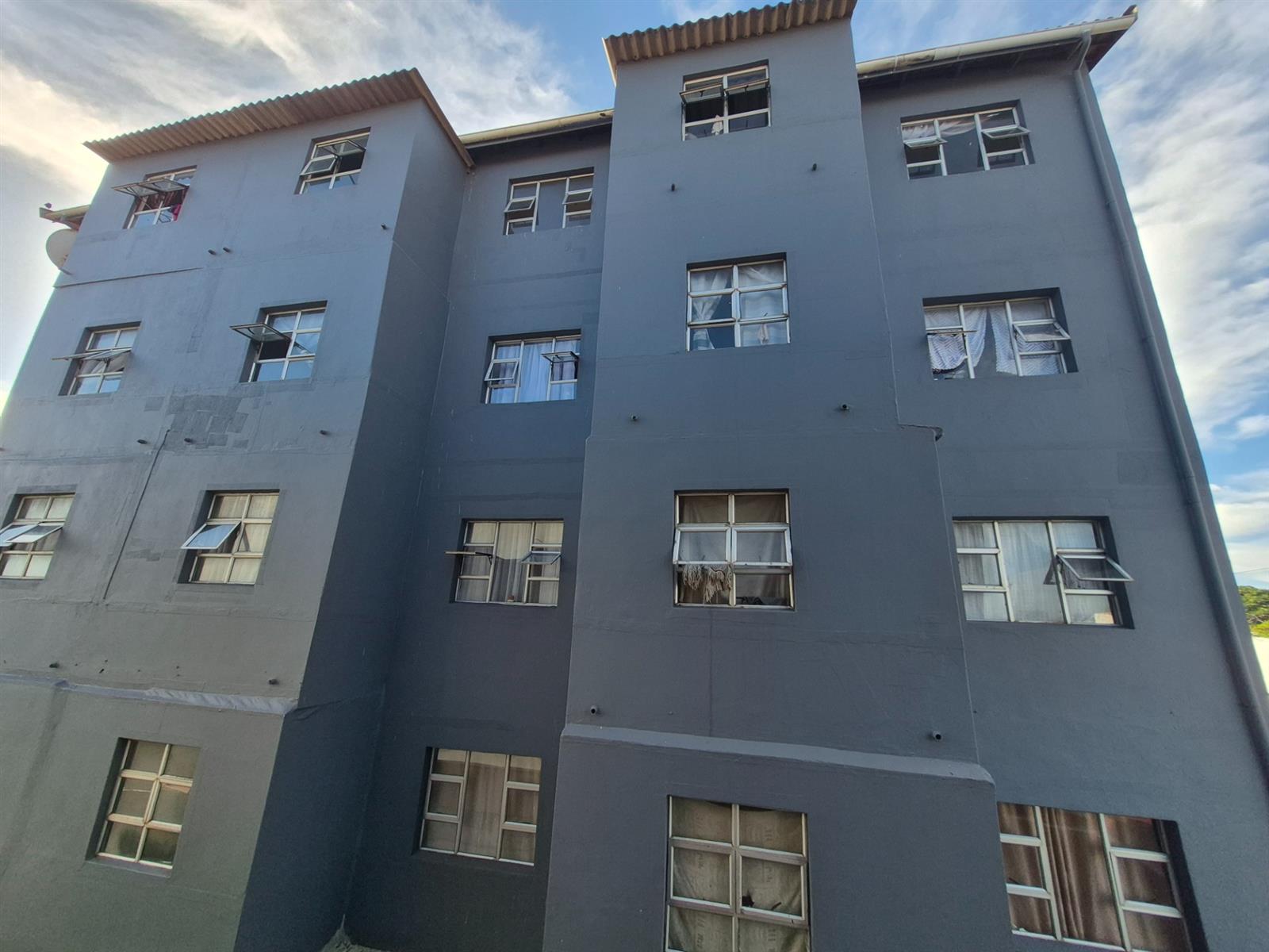 Calling All Investors - Apartment block in Bluff For Sale