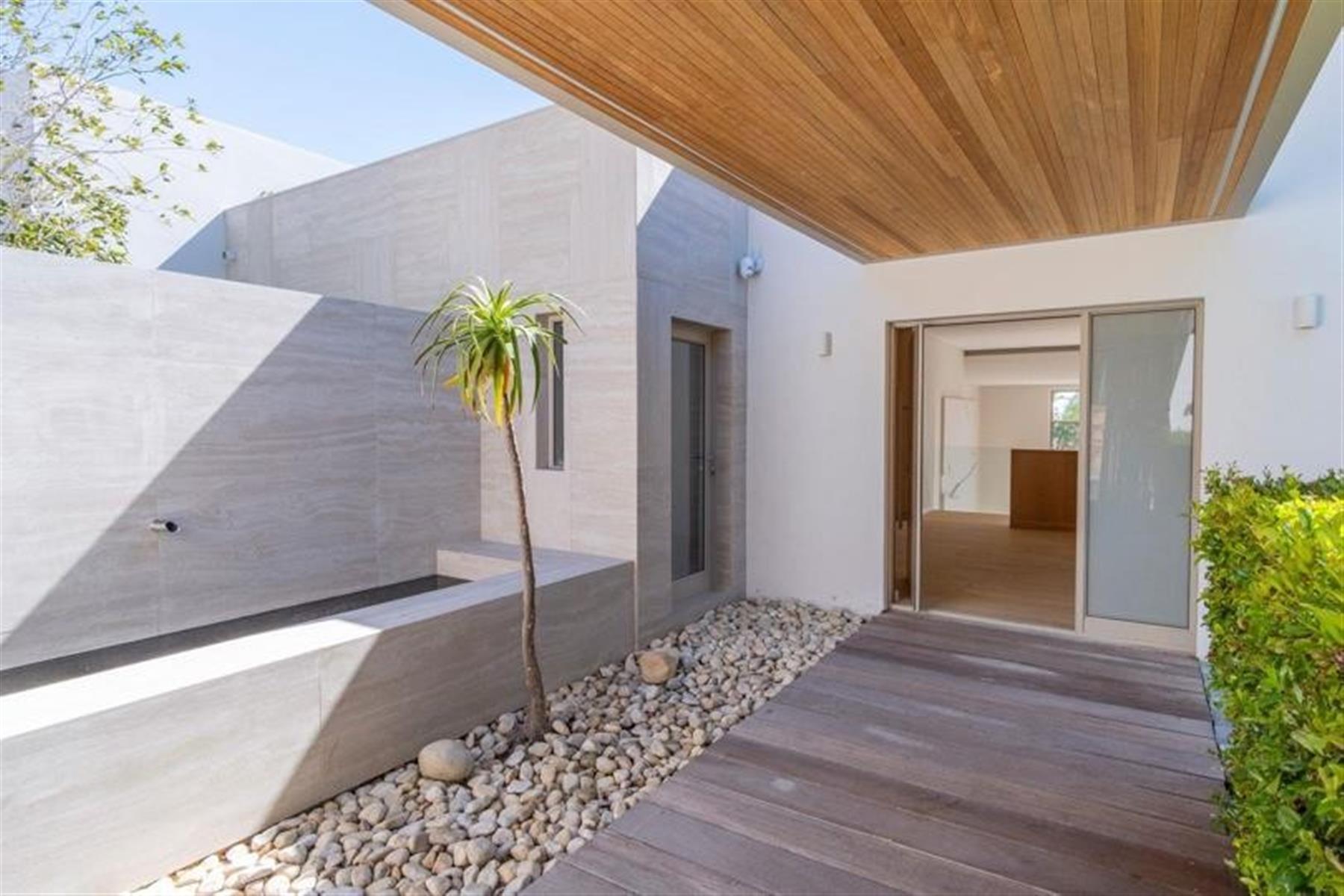 Brand New Family Villa