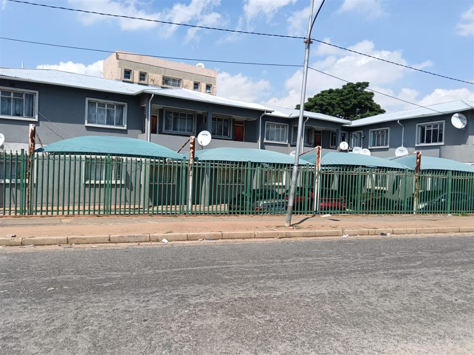 Apartment For Sale in Florida, Roodepoort