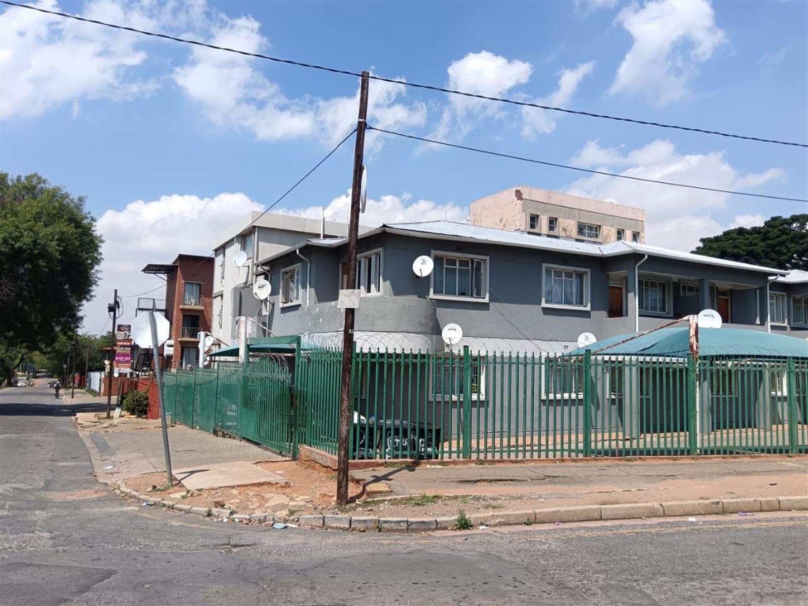 Apartment For Sale in Florida, Roodepoort