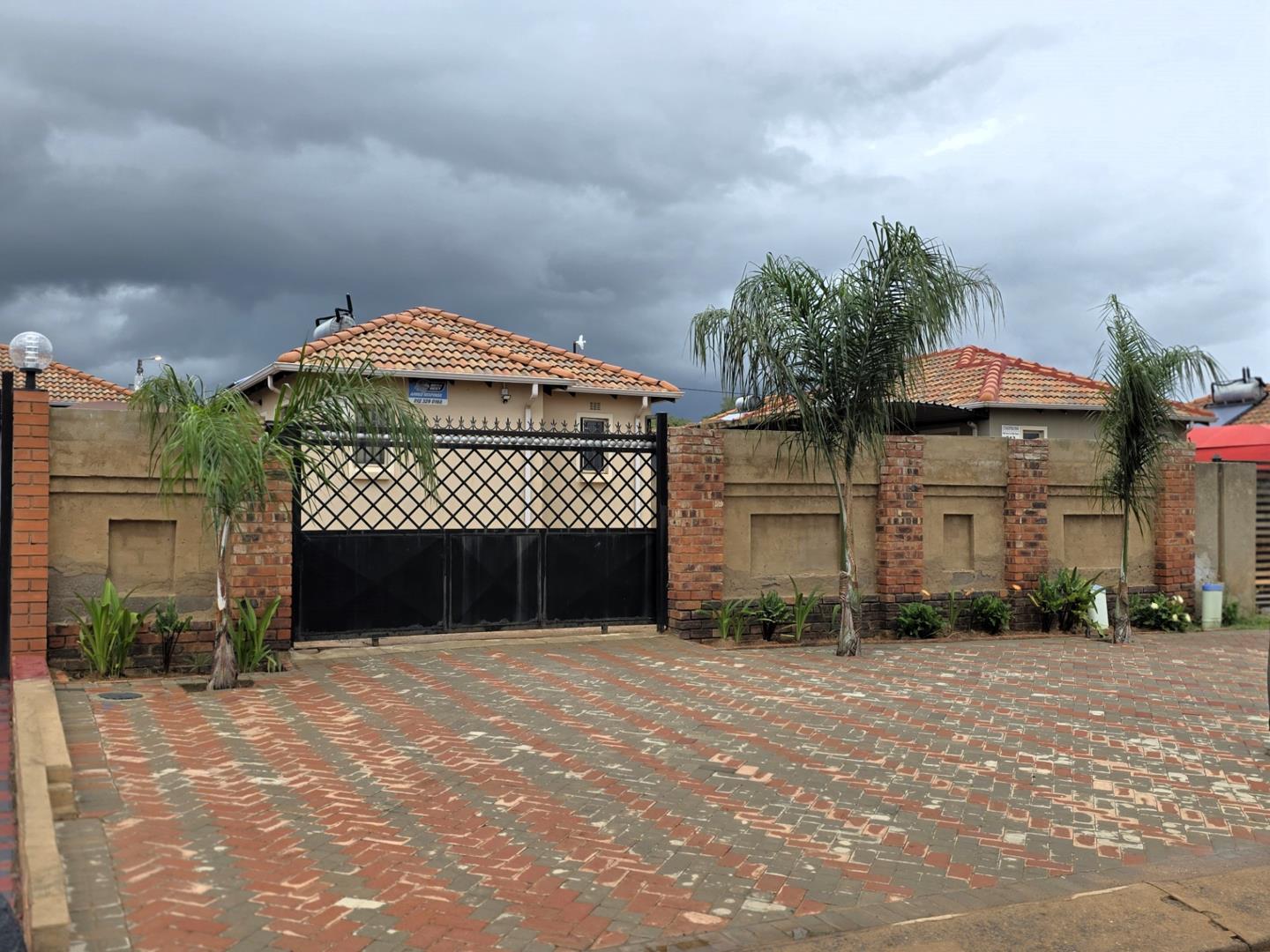 Affordable 3 Bedroom Home in Glenway Estate - Perfect for Families