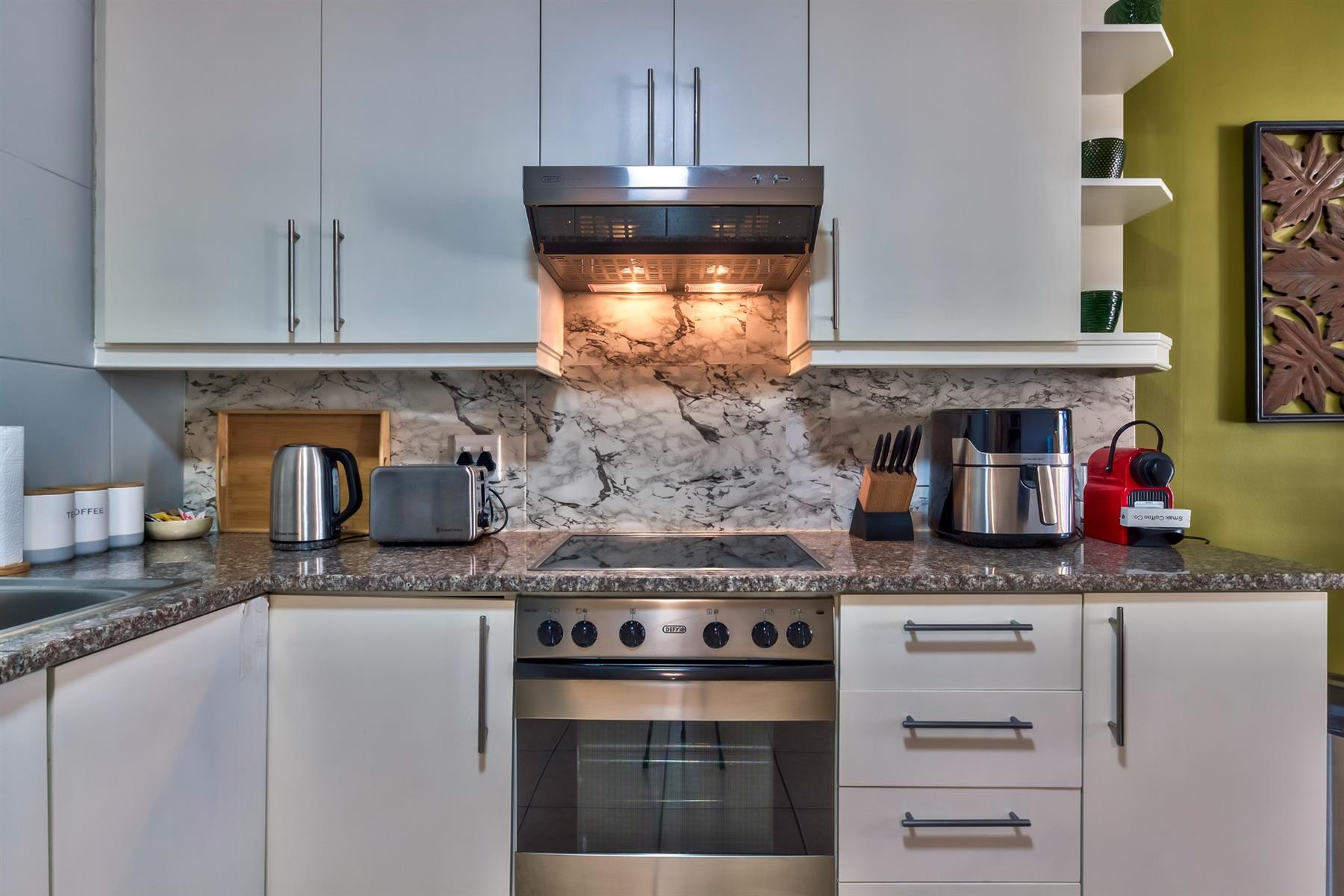 1 Bedroom Apartment to Rent in De Waterkant - Fully Furnished Long-Term Rental