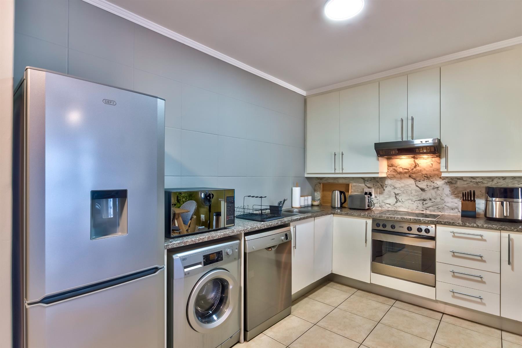 1 Bedroom Apartment to Rent in De Waterkant - Fully Furnished Long-Term Rental