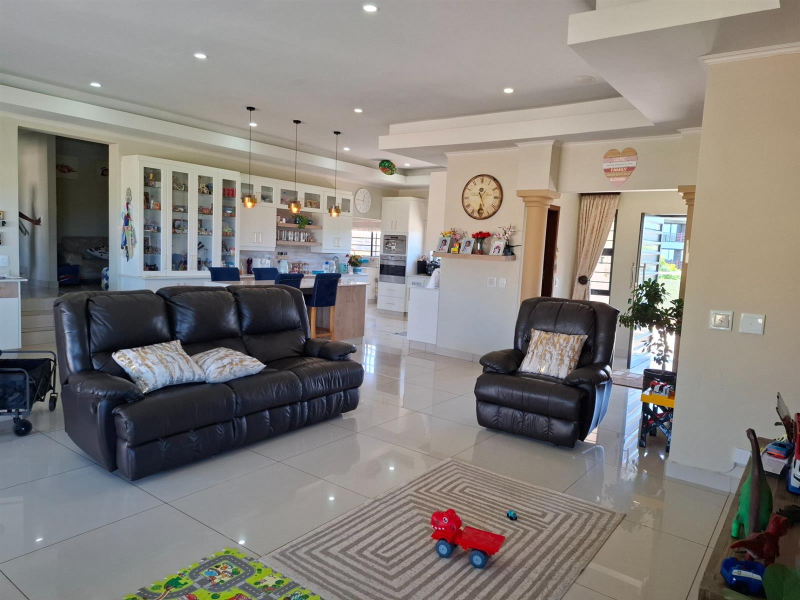 Elegant house in Estate for sale