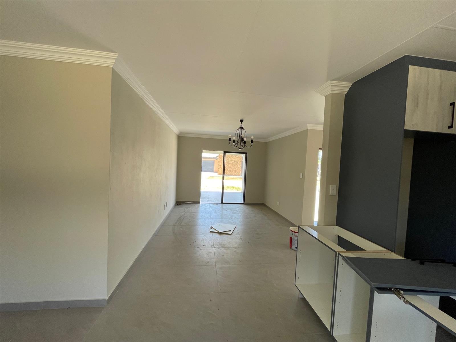 House For Sale in Heatherview, Akasia