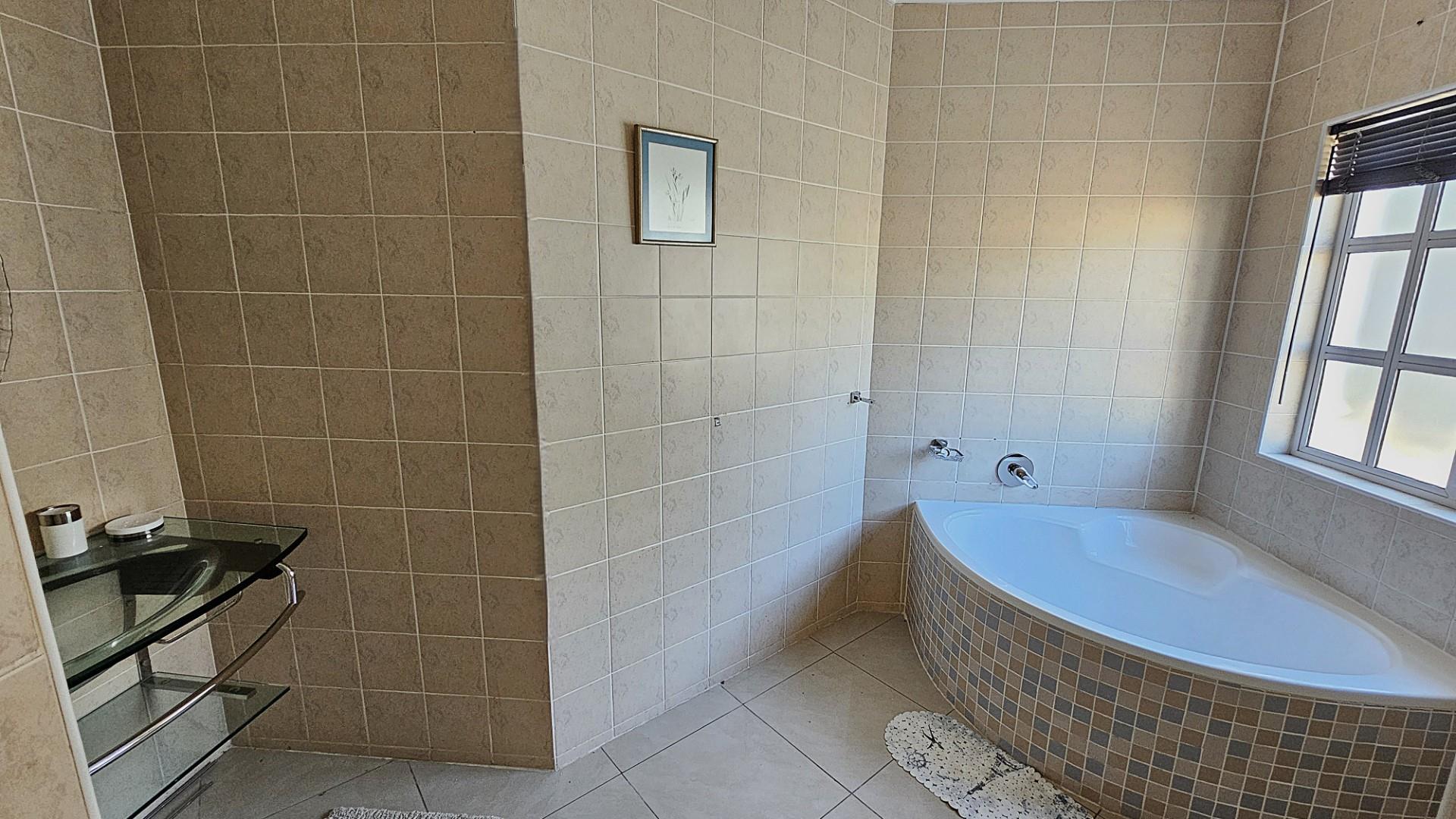 Townhouse For Sale in Ramsgate, Margate, KwaZulu Natal