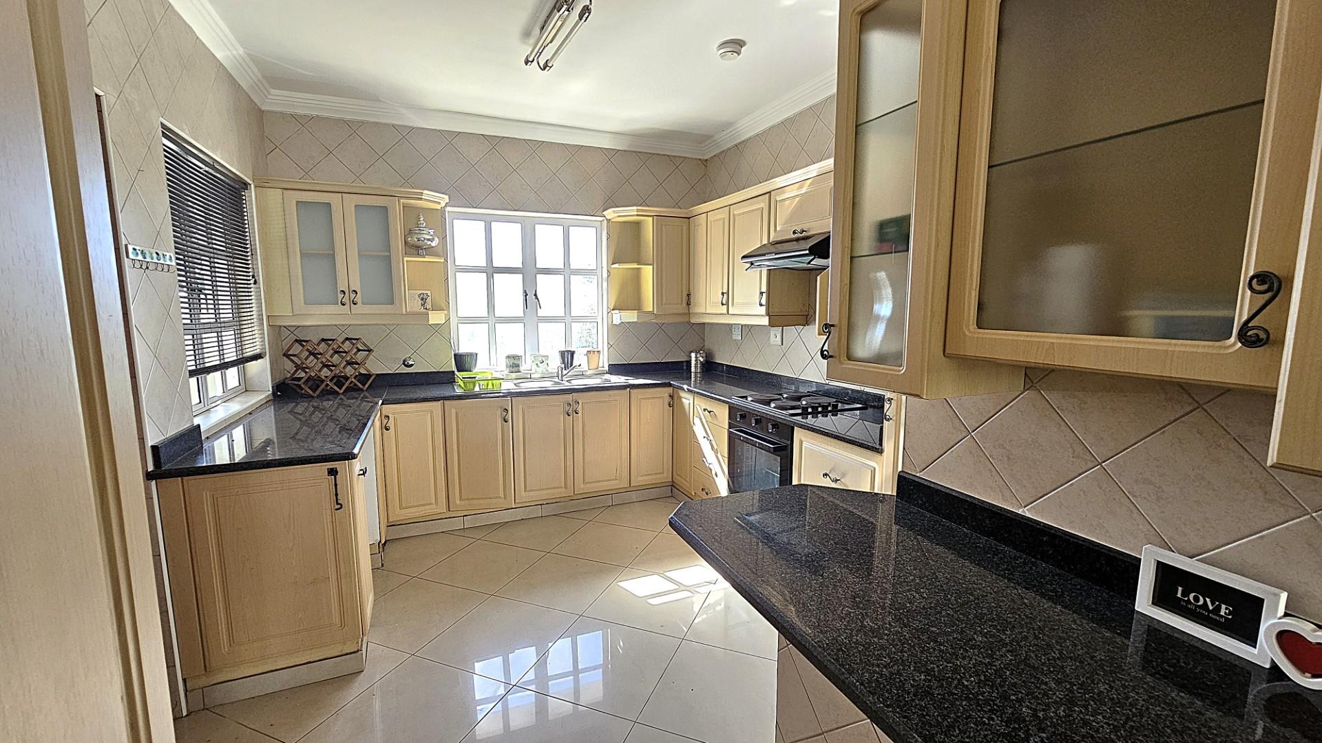 Townhouse For Sale in Ramsgate, Margate, KwaZulu Natal