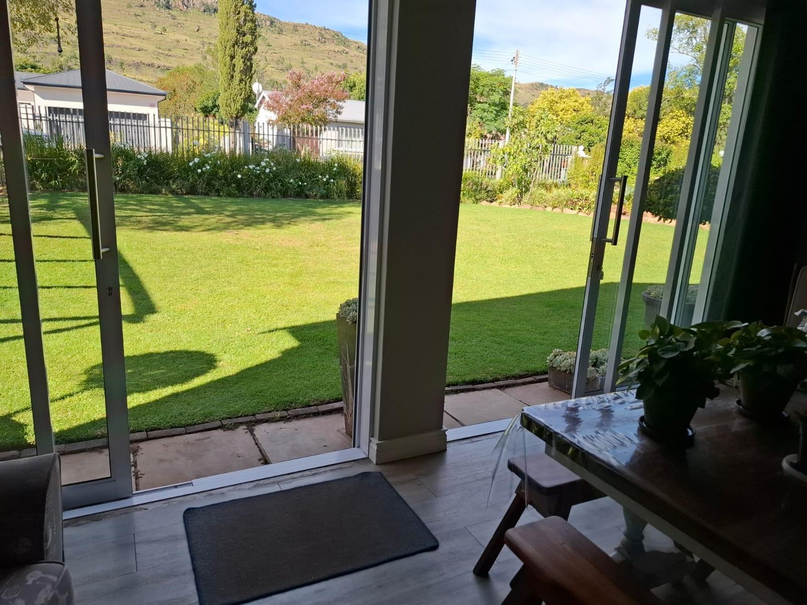 Modern 5 Bedroom Family Home with Flatlet, Solar and Entertainment Features in Bergsig, Komani