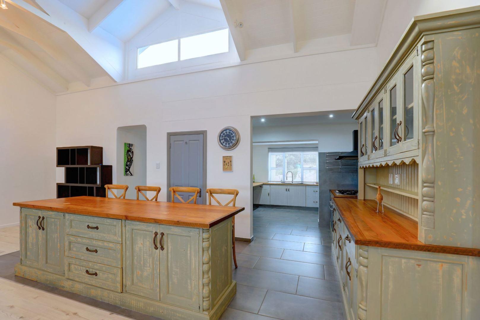Luxury Furnished Lodge - Excellent Investment!