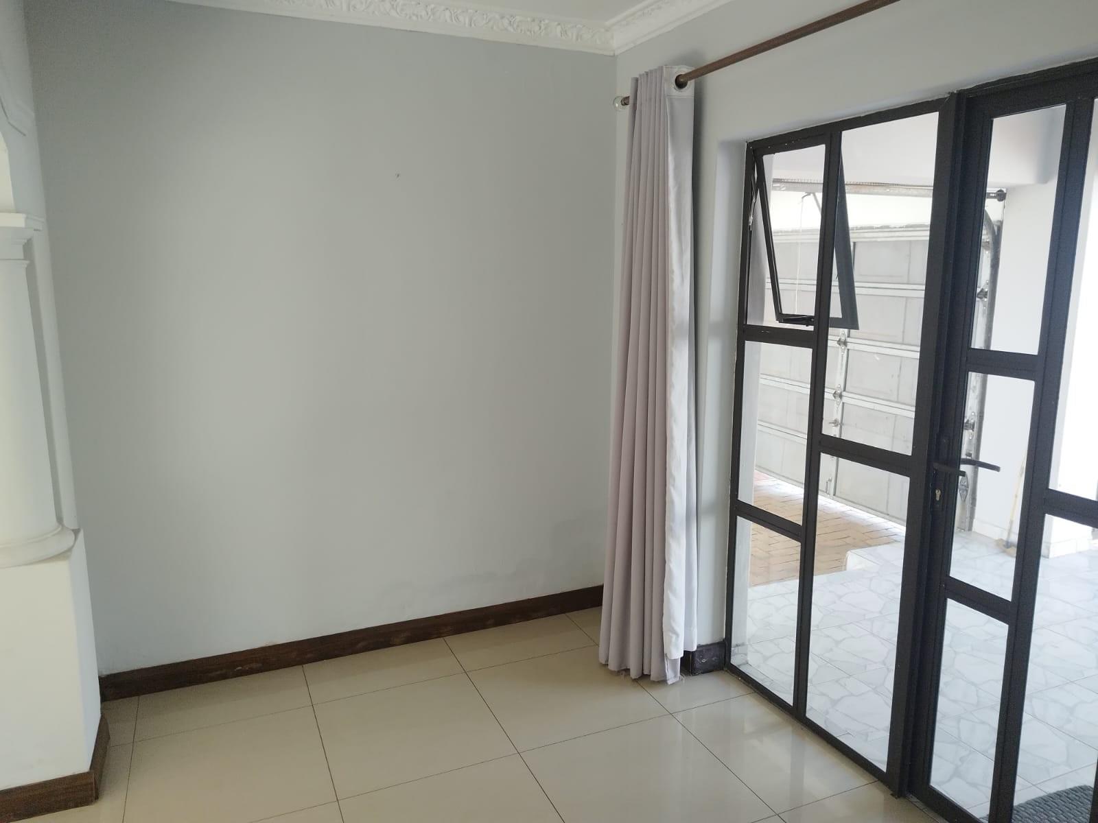 Apartment To Rent in Essenwood, Durban, KwaZulu Natal