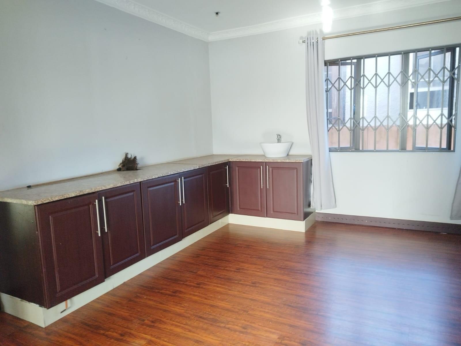 Apartment To Rent in Essenwood, Durban, KwaZulu Natal