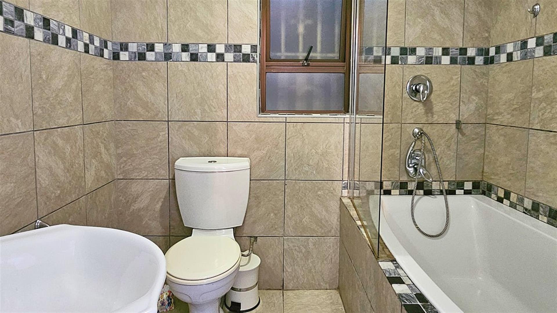 Wheelchair and pet friendly 2 Bedroom Apartment