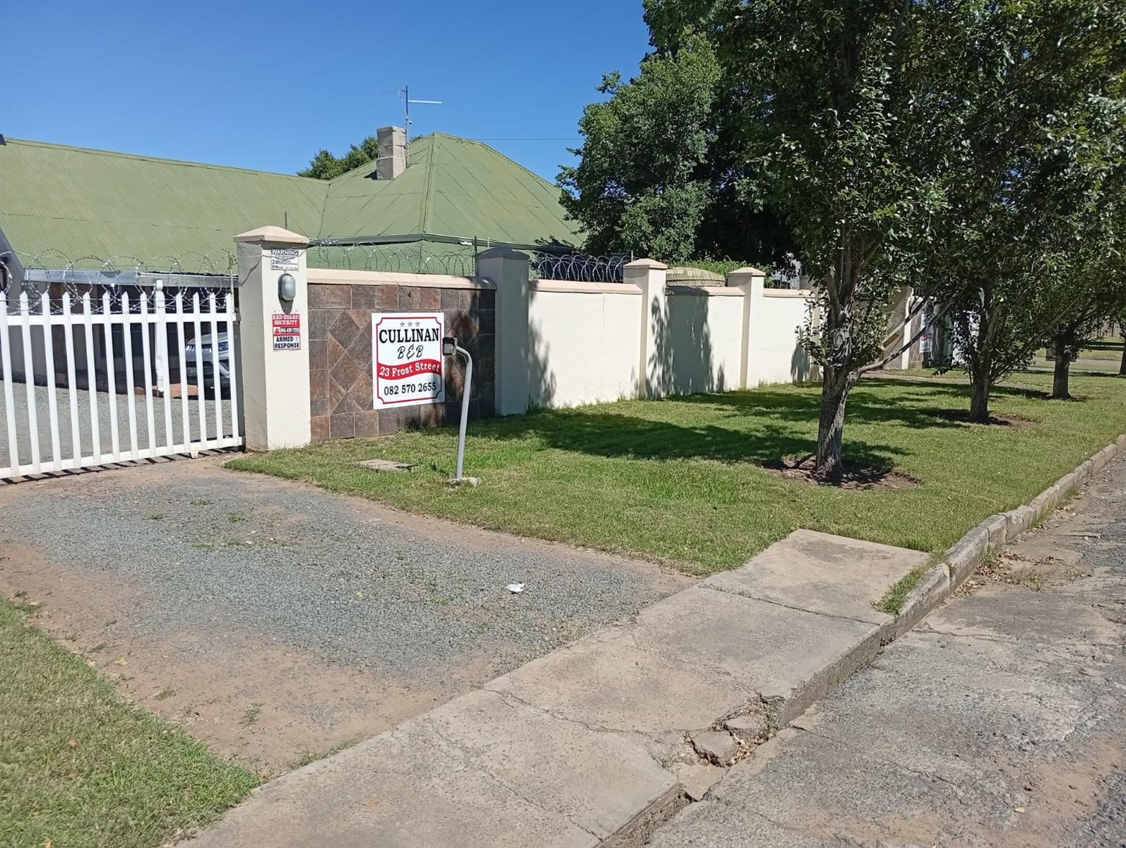Established 10 Bedroom Bed and Breakfast for Sale in Top Town, Komani