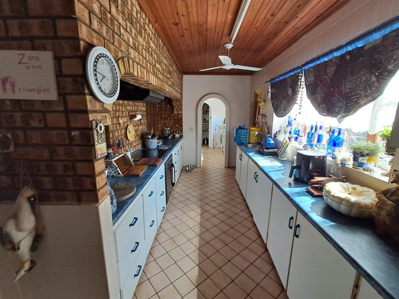 5 Bedroom House, Uvongo, Kwazulu-Natal