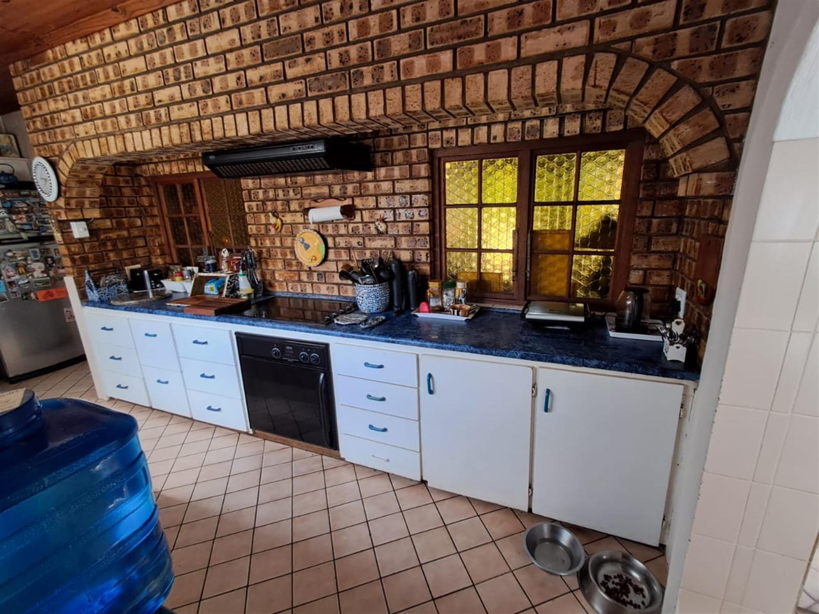 5 Bedroom House, Uvongo, Kwazulu-Natal
